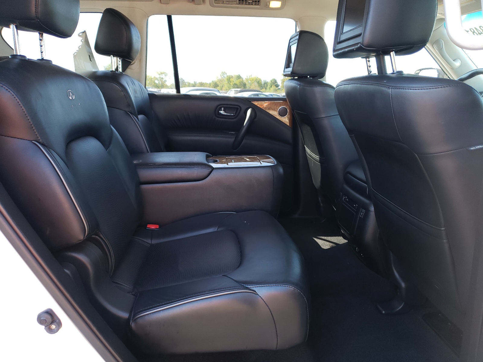 Photo 6 from auction – 2014 INFINITI QX80 with VIN JN8AZ2NE1E9062525
