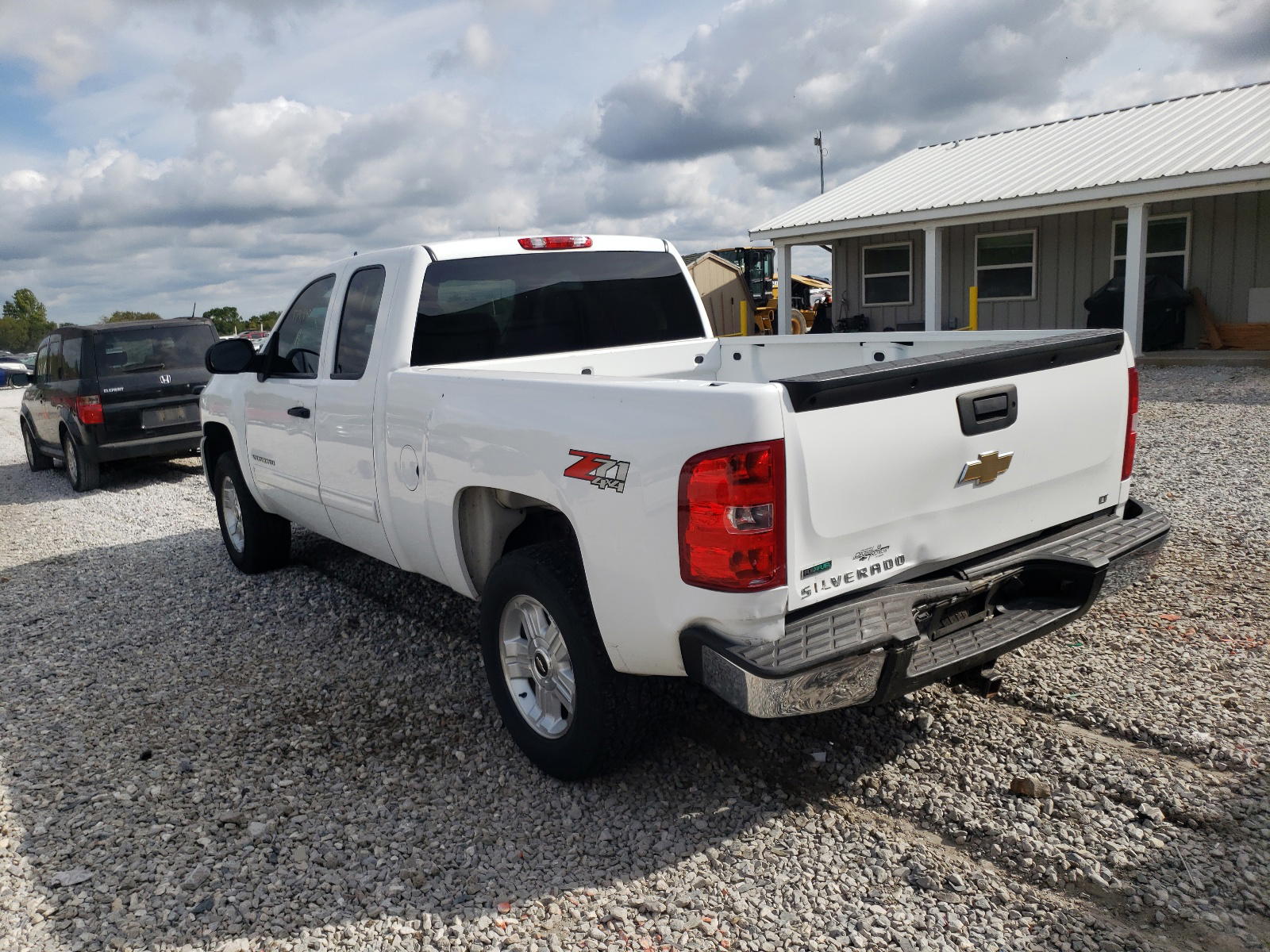 Photo 3 from auction – 2011 CHEVROLET SILVERADO with VIN 1GCRKSE33BZ460185