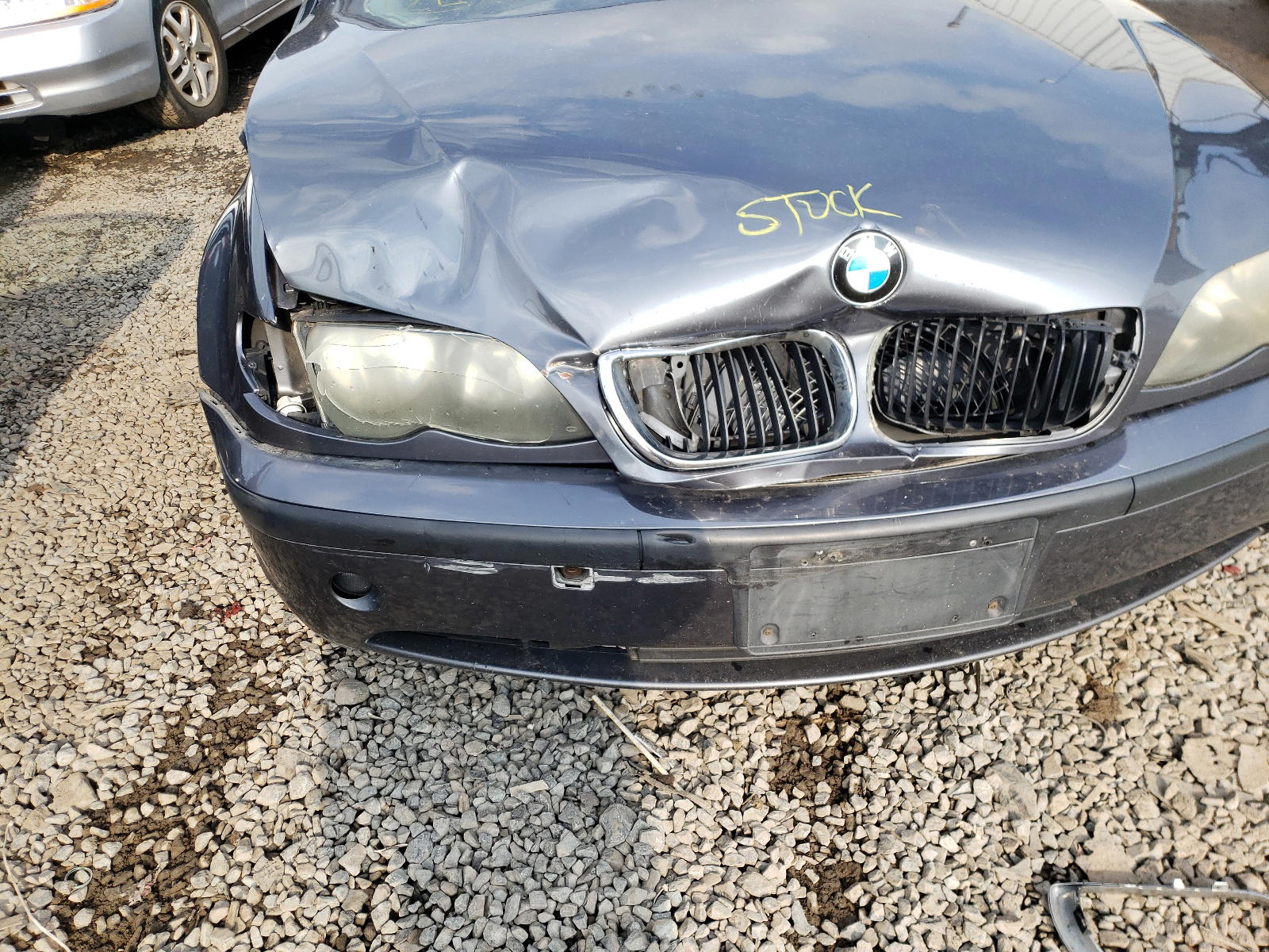 Photo 9 from auction – 2003 BMW 325 I with VIN WBAET37403NJ27715