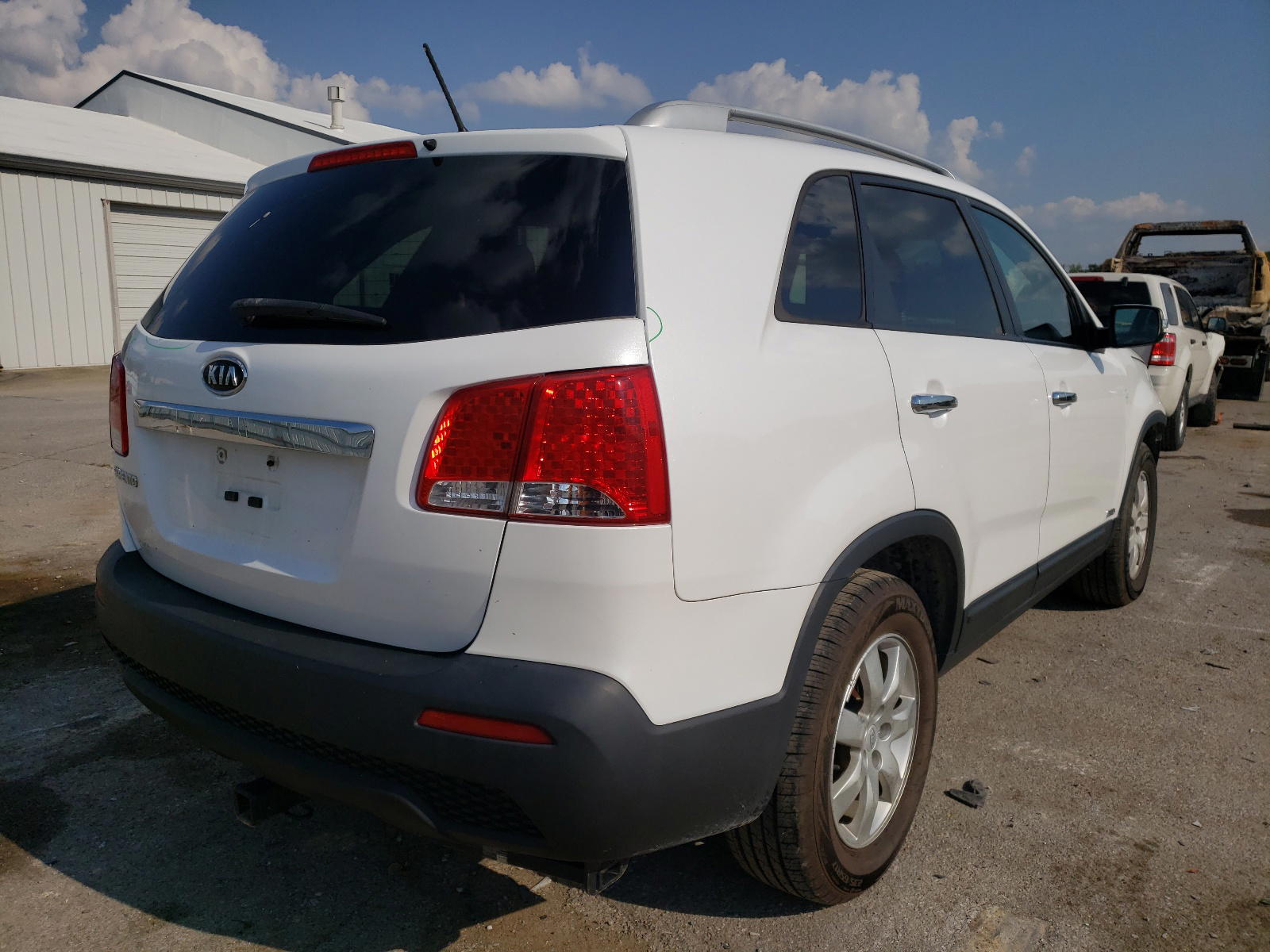 Photo 4 from auction – 2011 KIA SORENTO BA with VIN 5XYKTDA27BG124352