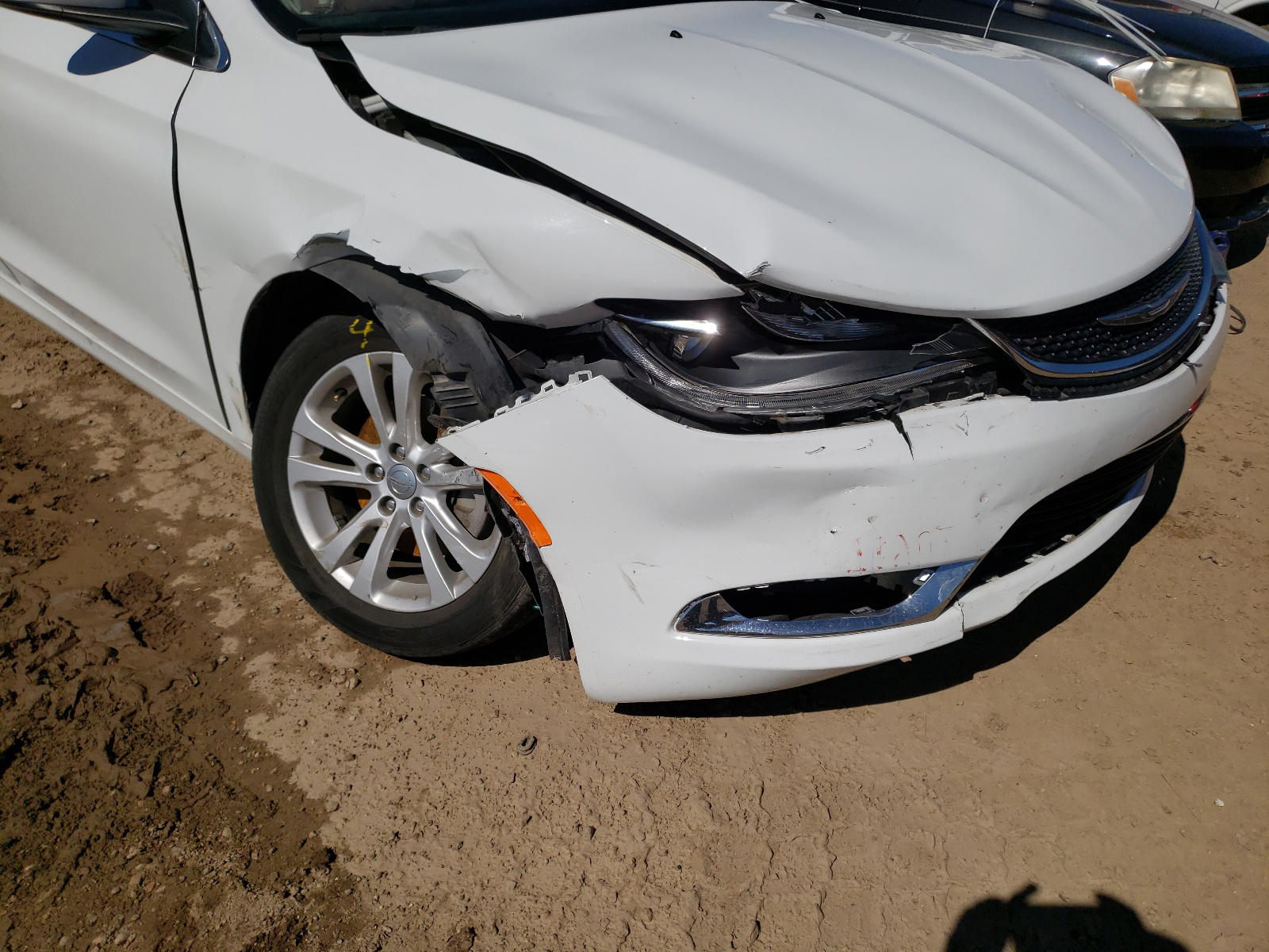 Photo 9 from auction – 2015 CHRYSLER 200 LIMITE with VIN 1C3CCCAB6FN640266