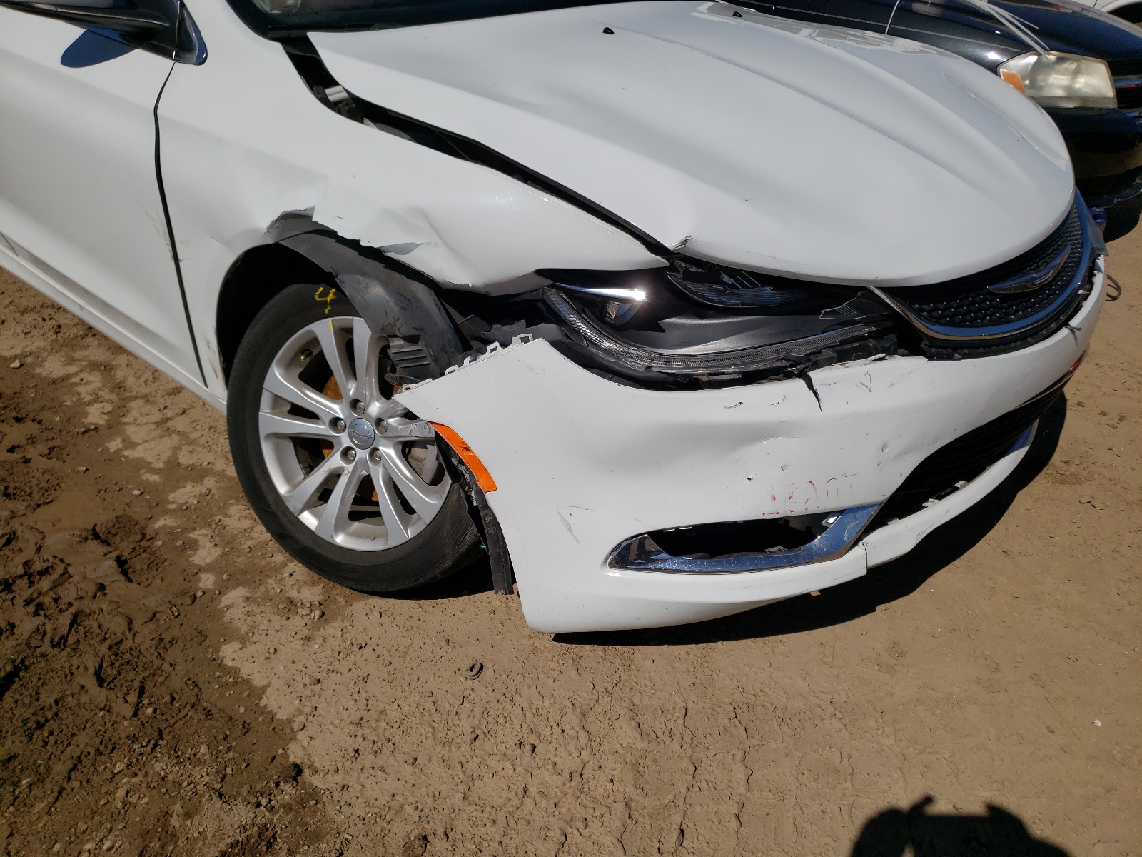 Foto 9 de la subasta – 2015 CHRYSLER 200 LIMITE con VIN 1C3CCCAB6FN640266