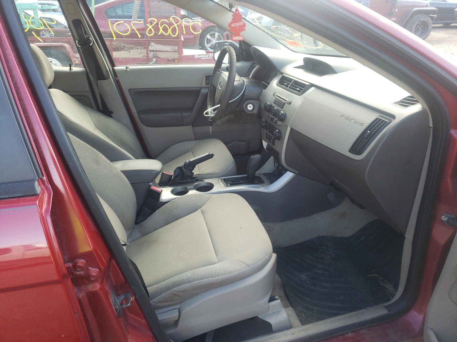 Photo 5 from auction – 2011 FORD FOCUS S with VIN 1FAHP3EN3BW110521