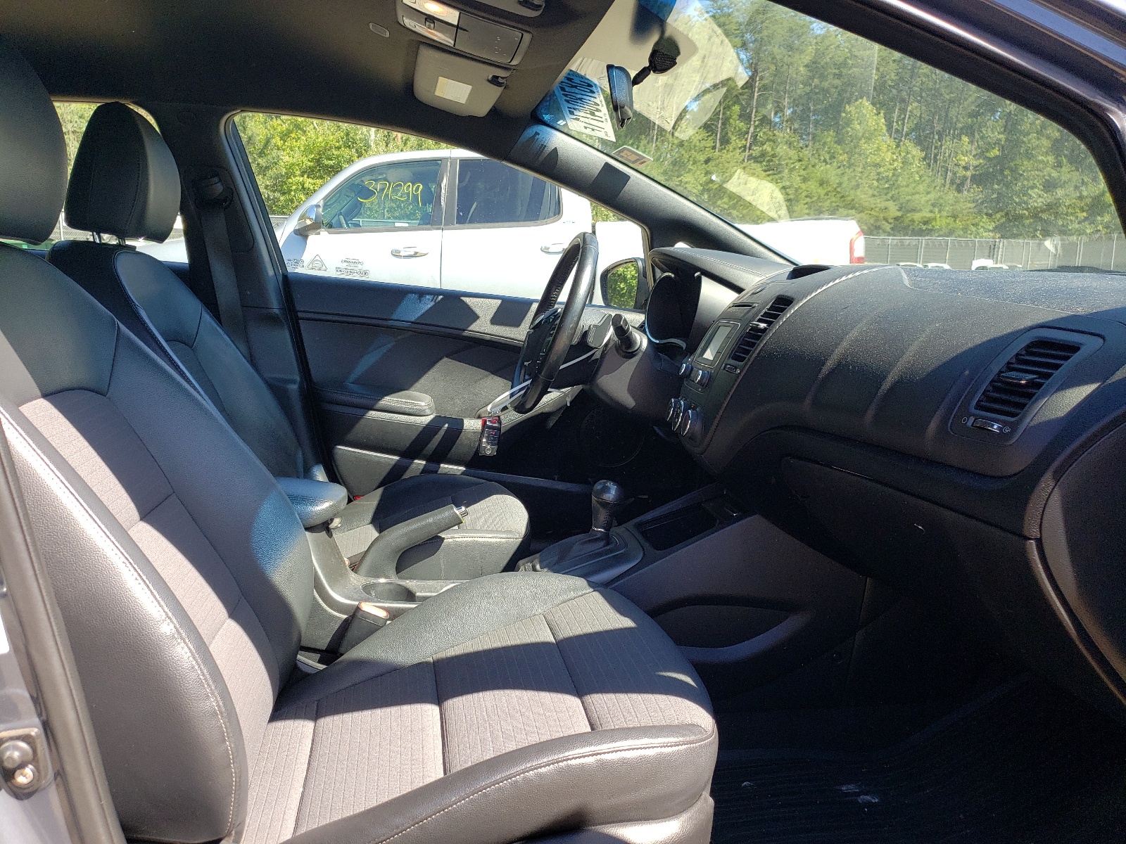 Photo 5 from auction – 2016 KIA FORTE SX with VIN KNAFZ5A33G5587889