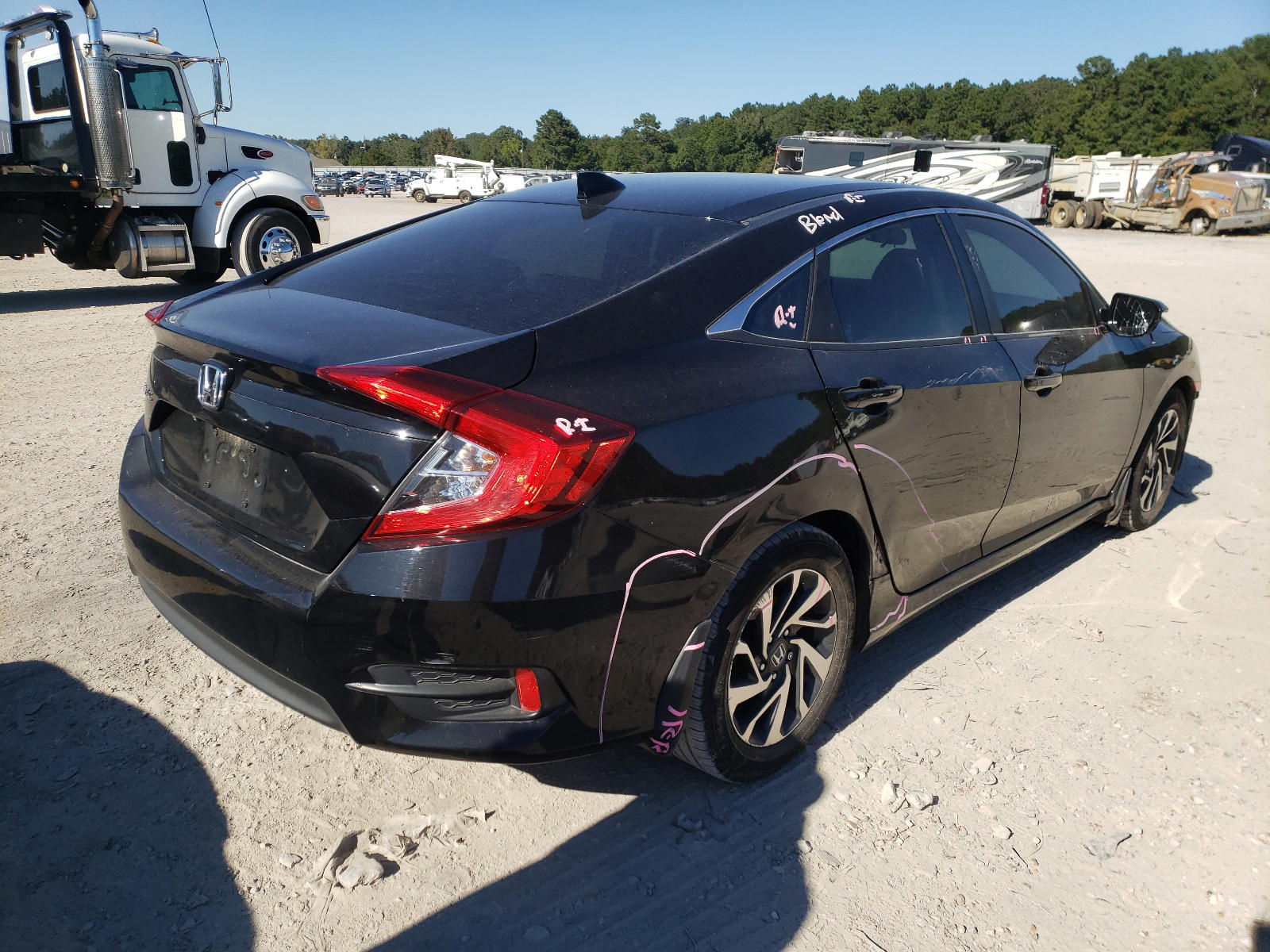 Photo 4 from auction – 2017 HONDA CIVIC EX with VIN 19XFC2F79HE054353