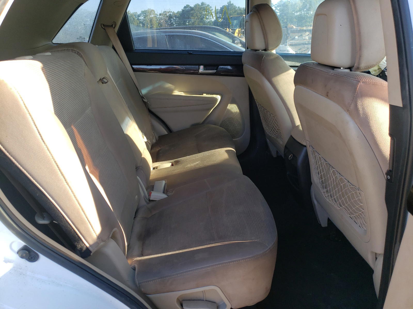 Photo 6 from auction – 2014 KIA SORENTO LX with VIN 5XYKT3A67EG439735