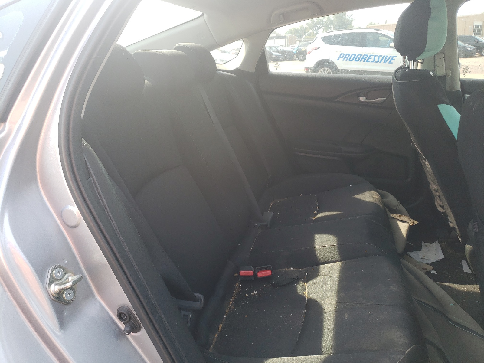 Photo 6 from auction – 2017 HONDA CIVIC LX with VIN 19XFC2F50HE015424