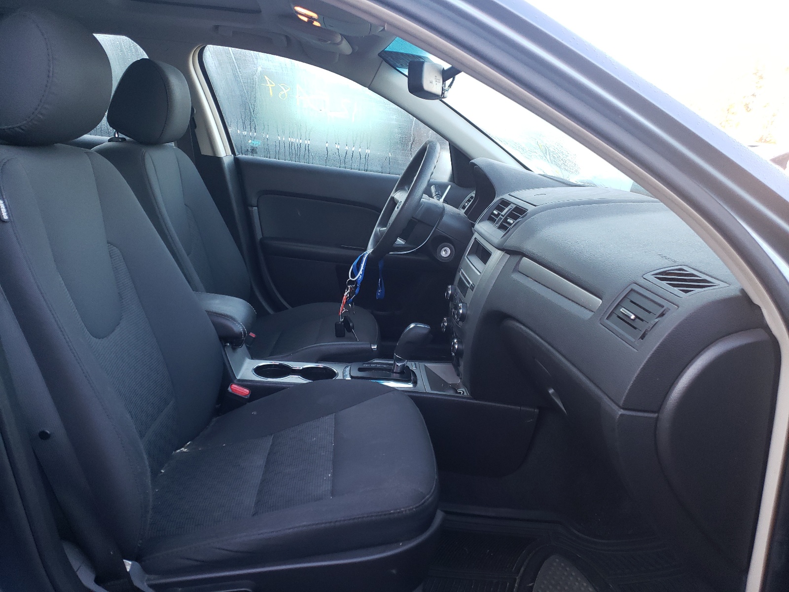 Photo 5 from auction – 2012 FORD FUSION SE with VIN 3FAHP0HA2CR435821