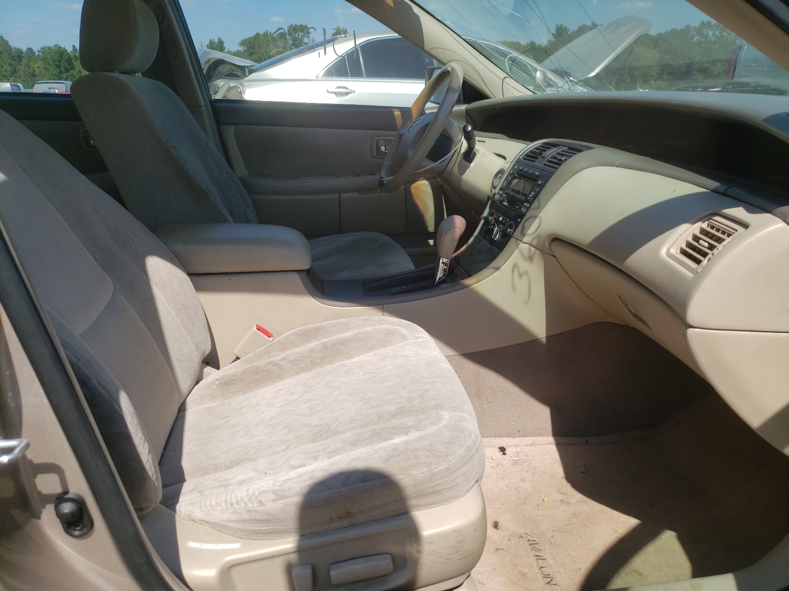 Photo 5 from auction – 2003 TOYOTA AVALON XL with VIN 4T1BF28B53U317600