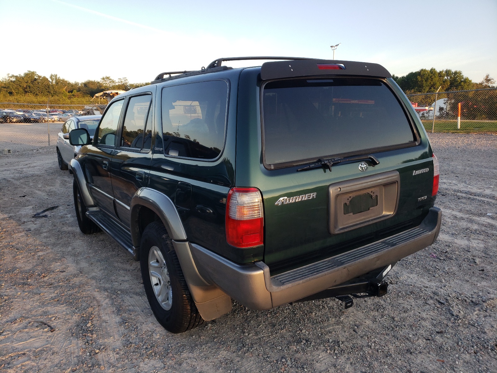 Photo 3 from auction – 2000 TOYOTA 4RUNNER LI with VIN JT3GN87R9Y0177780