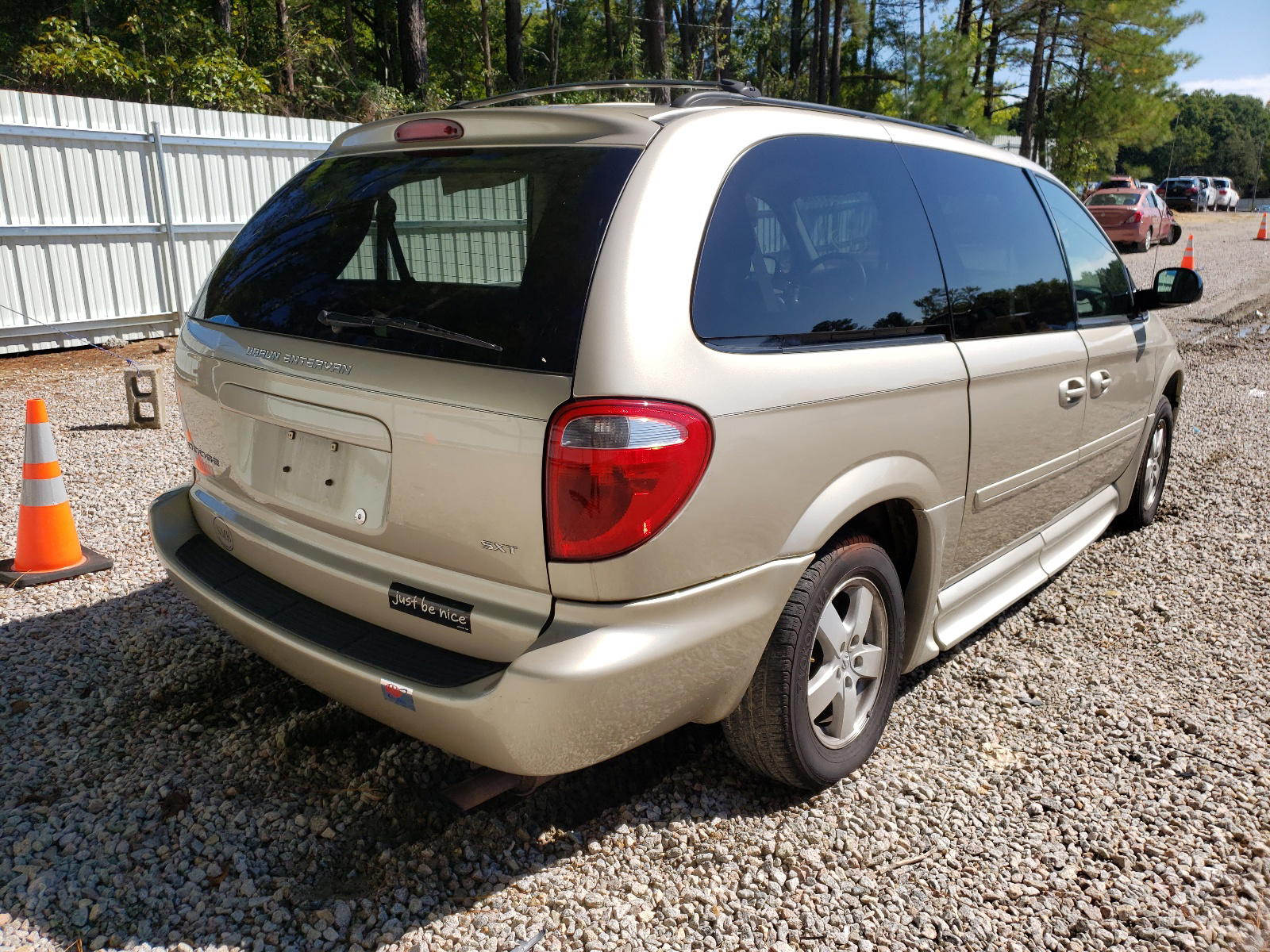 Photo 4 from auction – 2006 DODGE GRAND CARA with VIN 2D4GP44L06R886232