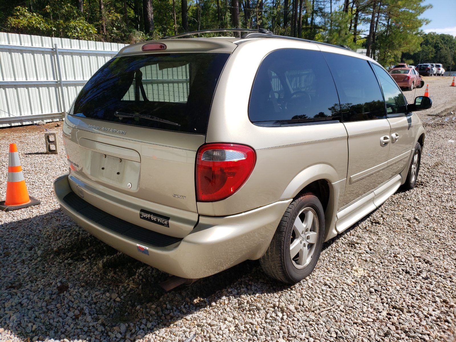 Zdjęcie 4 z aukcji – 2006 DODGE GRAND CARA z VIN 2D4GP44L06R886232