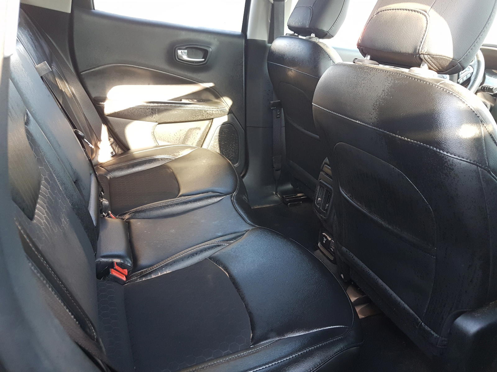 Photo 6 from auction – 2020 JEEP COMPASS LA with VIN 3C4NJDBBXLT205115