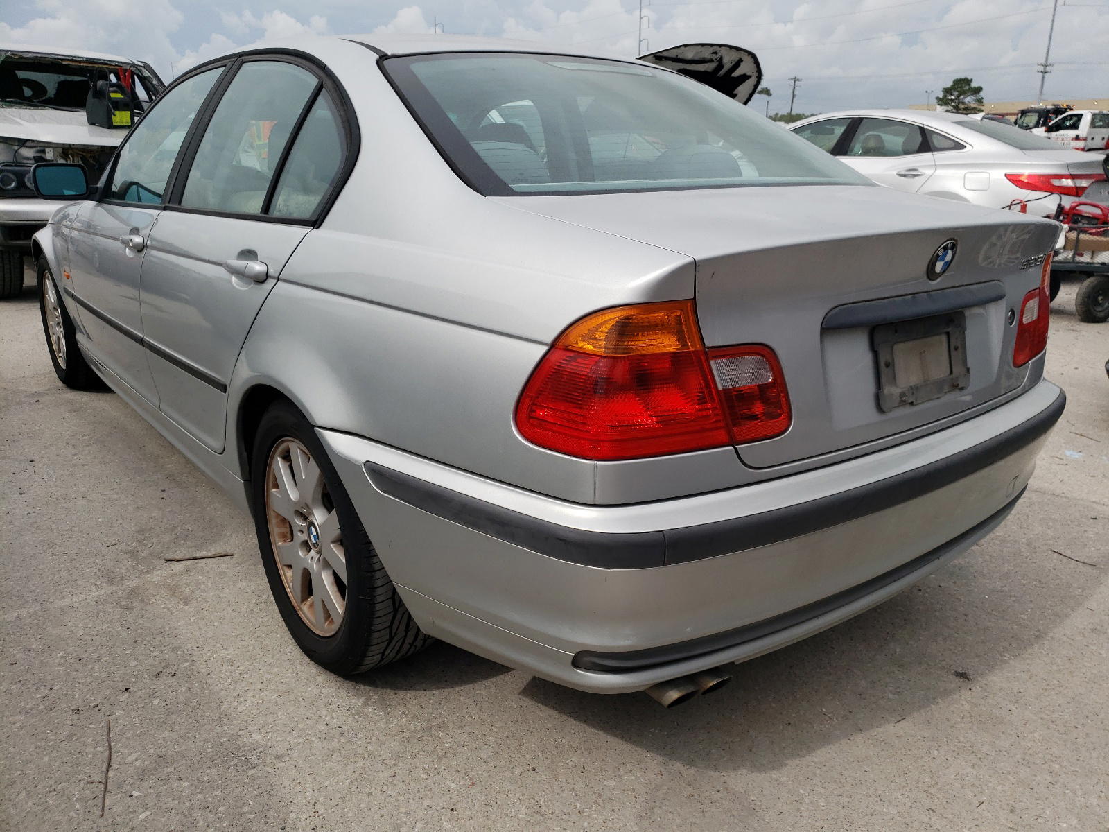 Photo 3 from auction – 2000 BMW 323 I with VIN WBAAM3342YKC72848