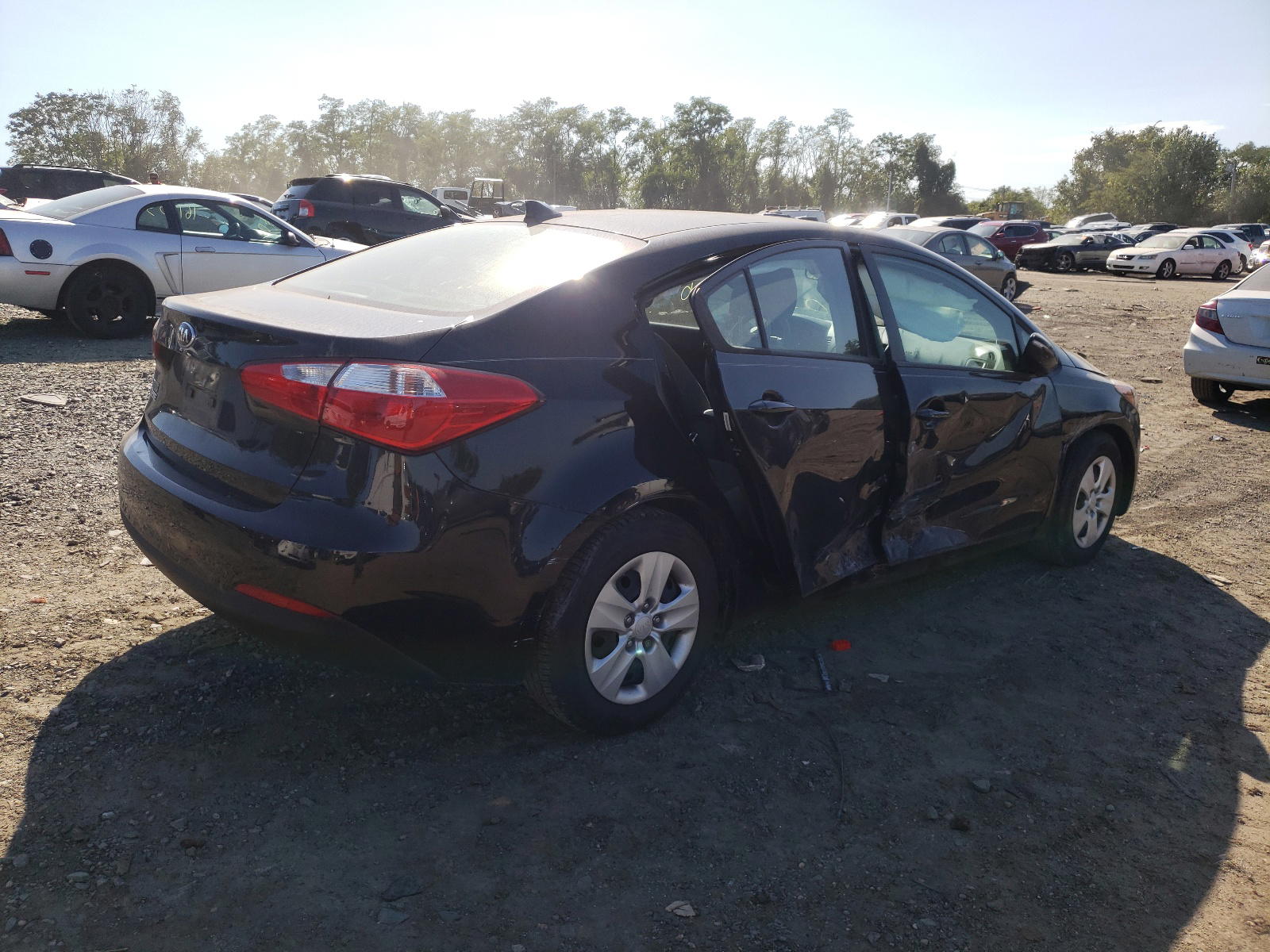 Photo 4 from auction – 2015 KIA FORTE LX with VIN KNAFX4A64F5263083