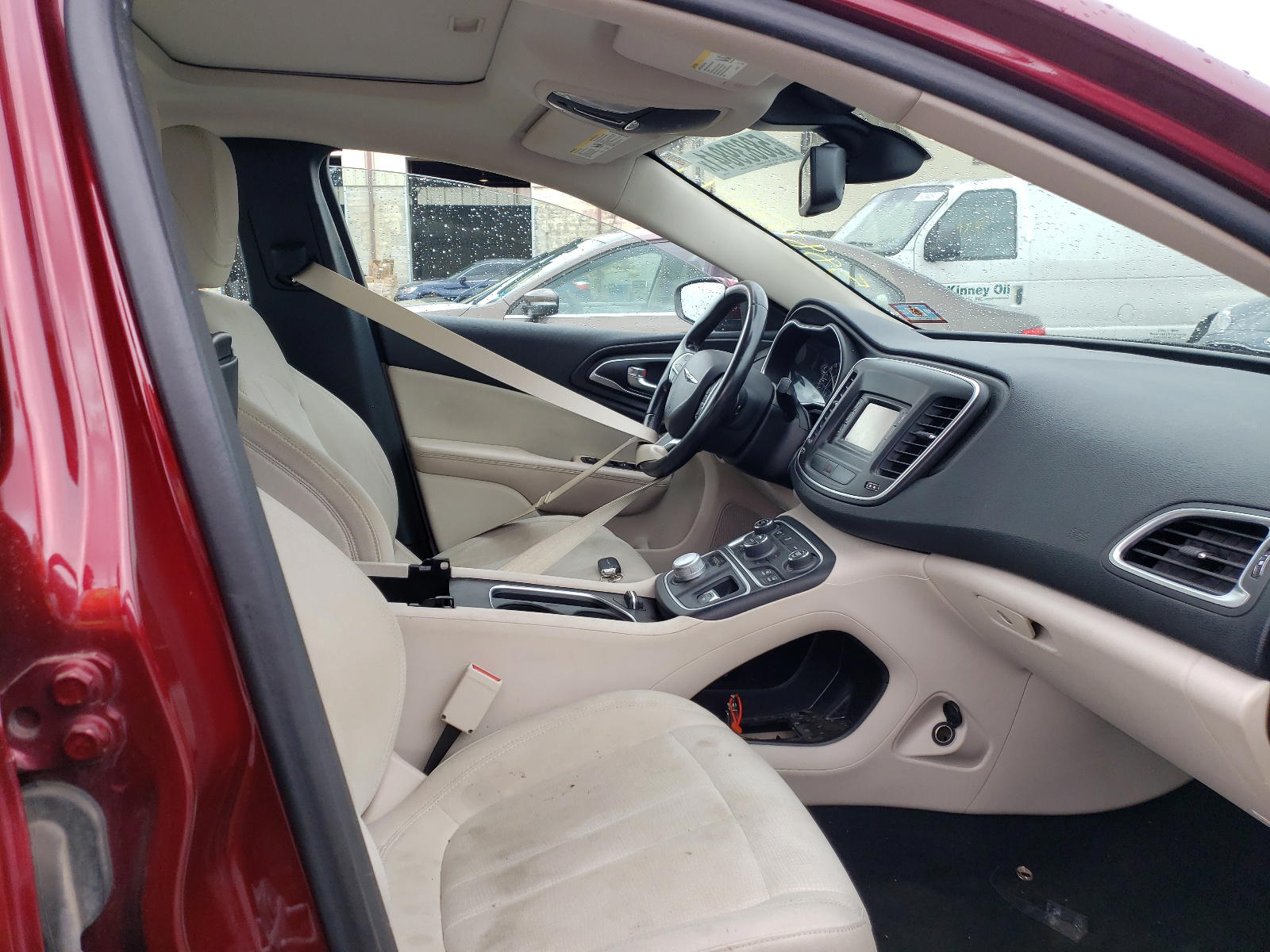 Photo 5 from auction – 2015 CHRYSLER 200 LIMITE with VIN 1C3CCCAB0FN559344