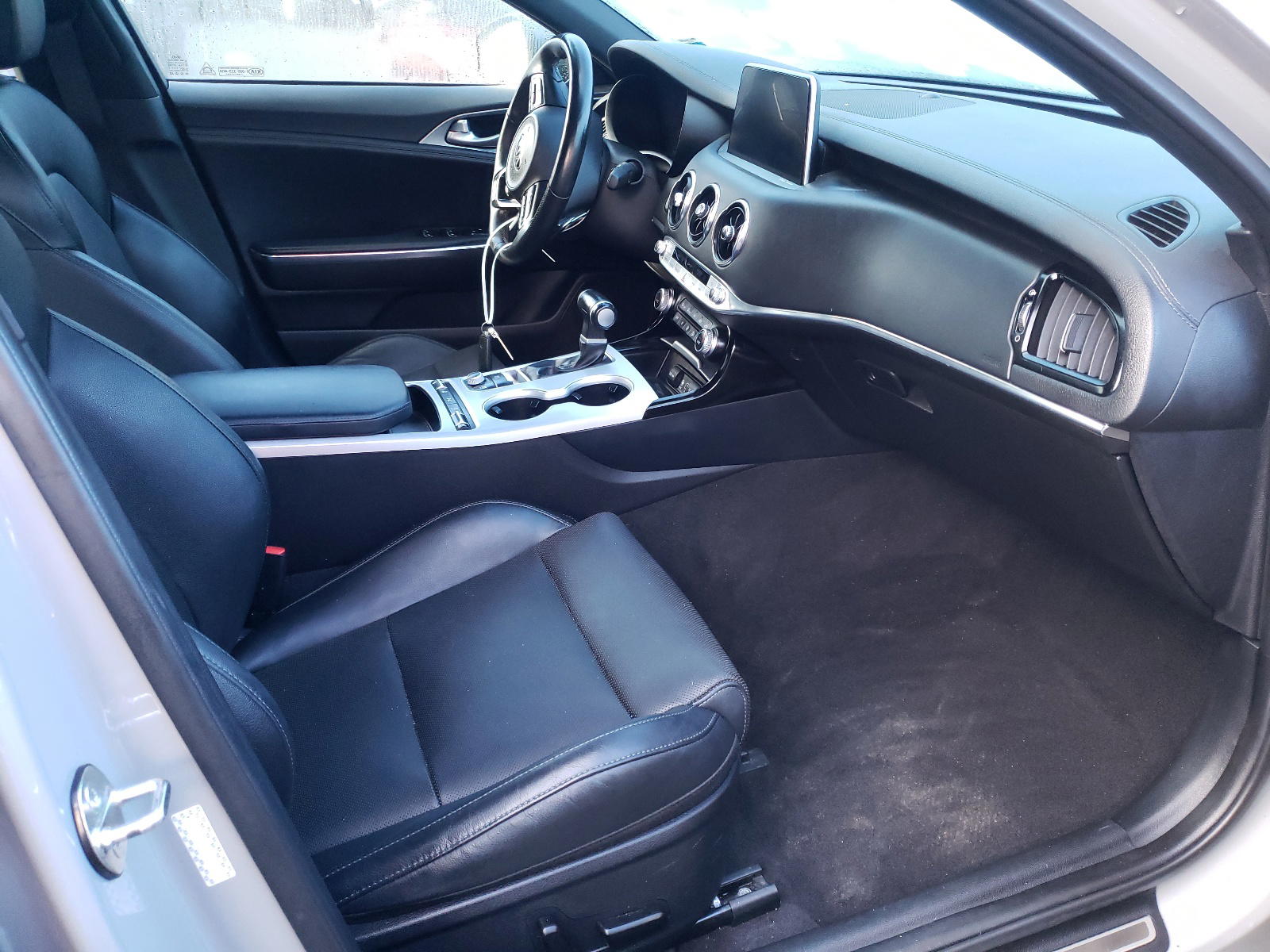 Photo 5 from auction – 2018 KIA STINGER GT with VIN KNAE45LC0J6028728