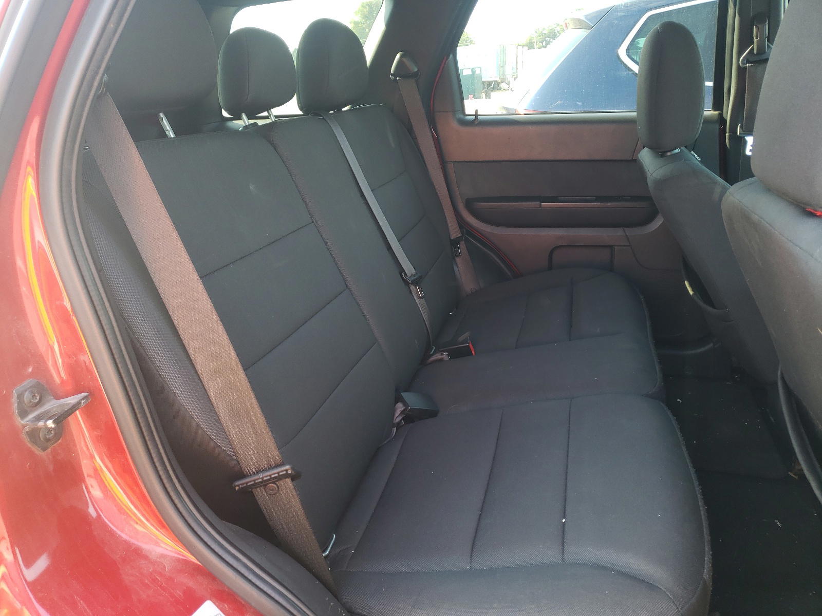 Photo 6 from auction – 2011 FORD ESCAPE XLT with VIN 1FMCU0D73BKA21775