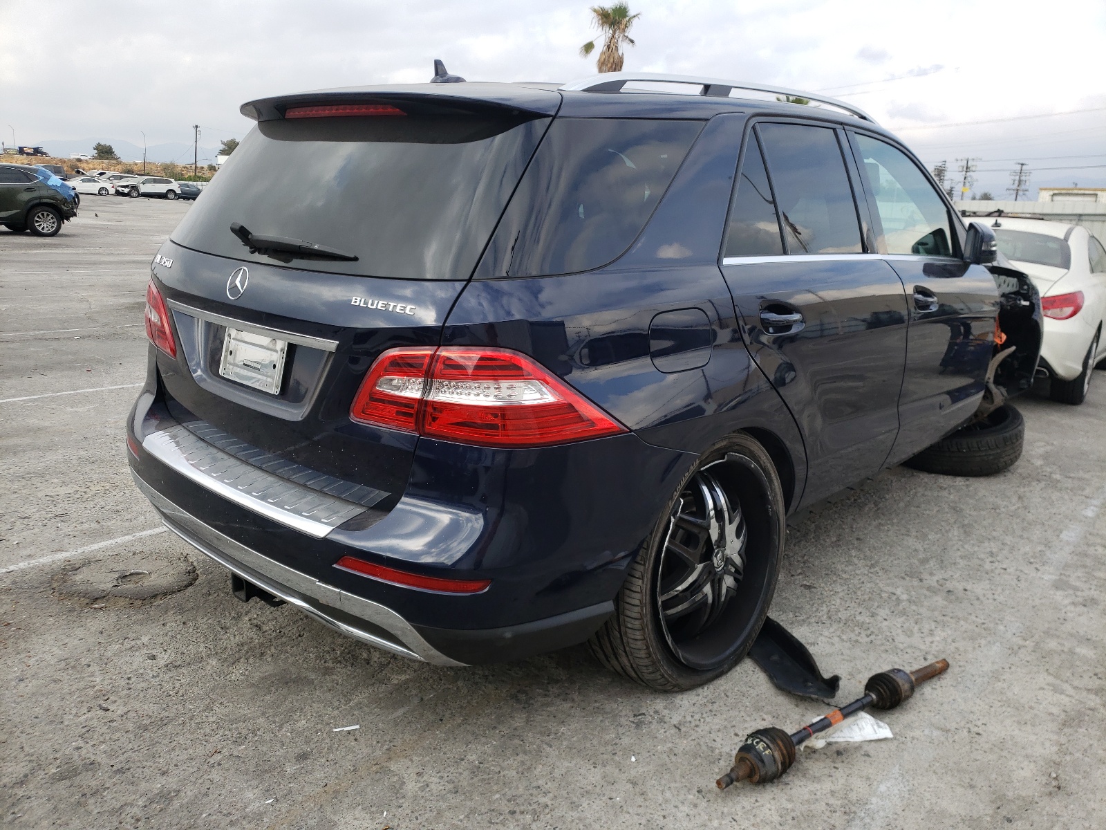 Photo 4 from auction – 2014 MERCEDES-BENZ ML 350 BLU with VIN 4JGDA2EB2EA356032