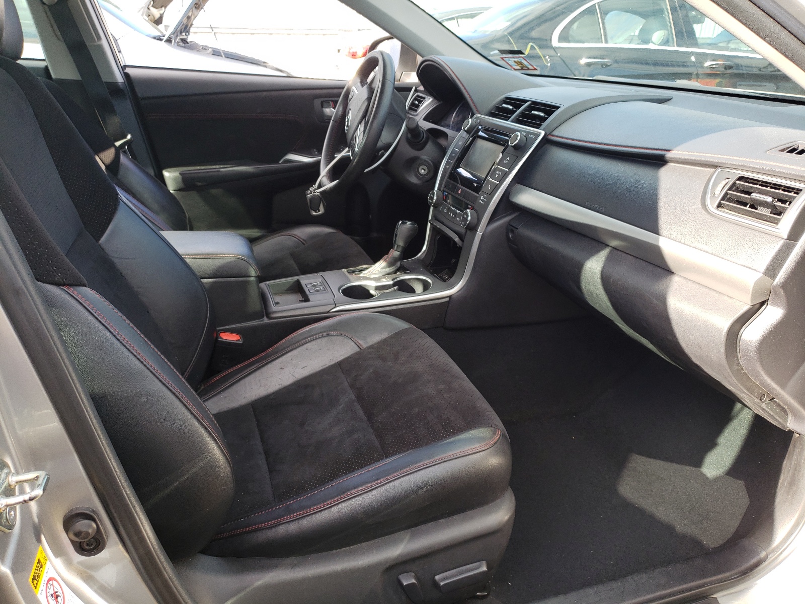 Photo 5 from auction – 2015 TOYOTA CAMRY LE with VIN 4T1BF1FK6FU054101