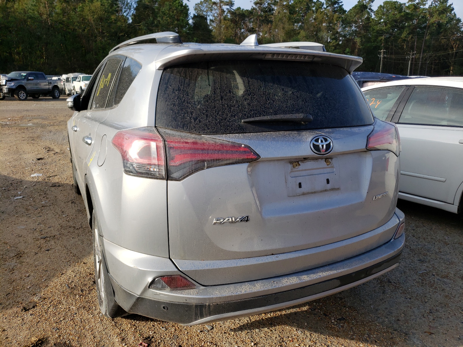 Photo 3 from auction – 2017 TOYOTA RAV4 LIMIT with VIN 2T3YFREV6HW329268