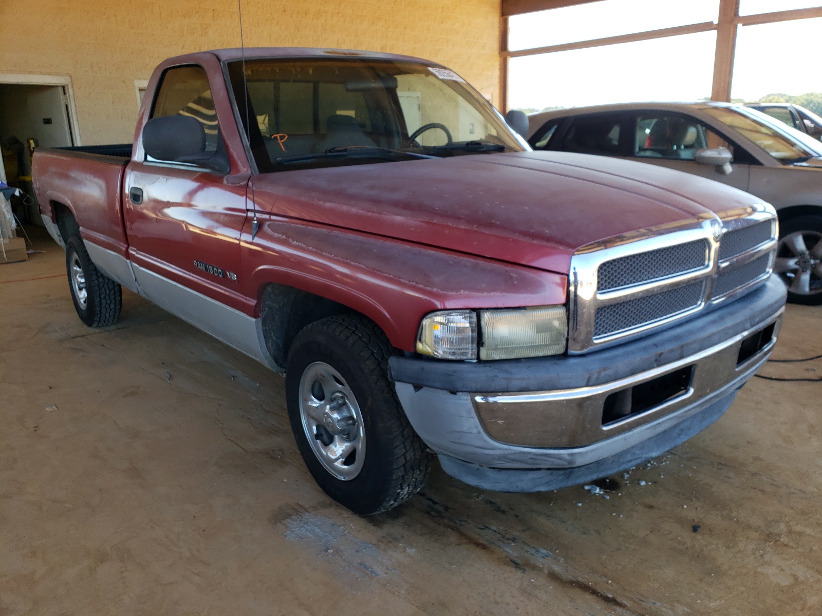 Photo 1 from auction – 1999 DODGE RAM 1500 with VIN 1B7HC16X3XS212149