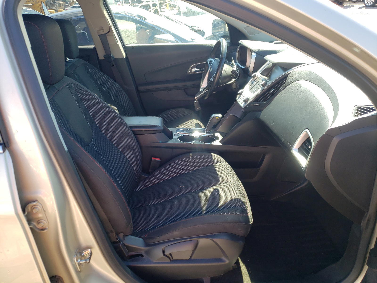 Photo 5 from auction – 2015 CHEVROLET EQUINOX LT with VIN 2GNALBEK2F1136877