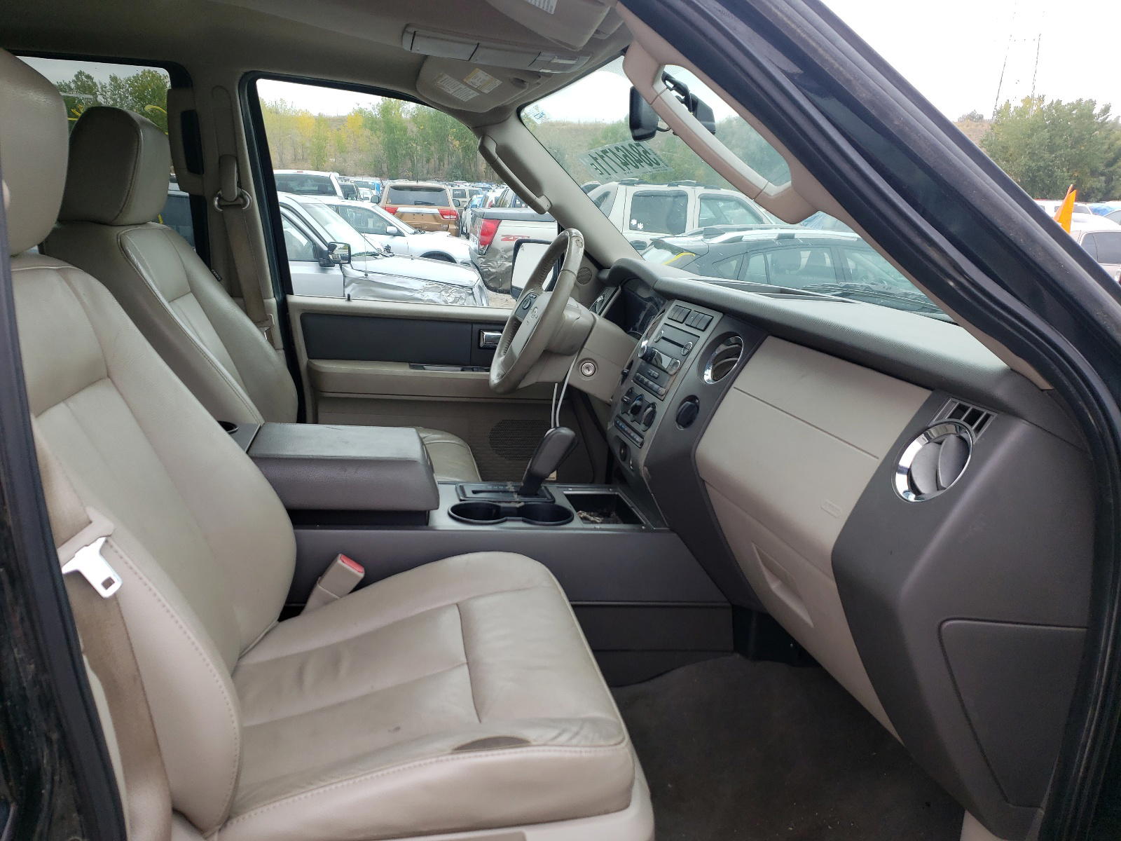 Photo 5 from auction – 2008 FORD EXPEDITION with VIN 1FMFU16598LA71856