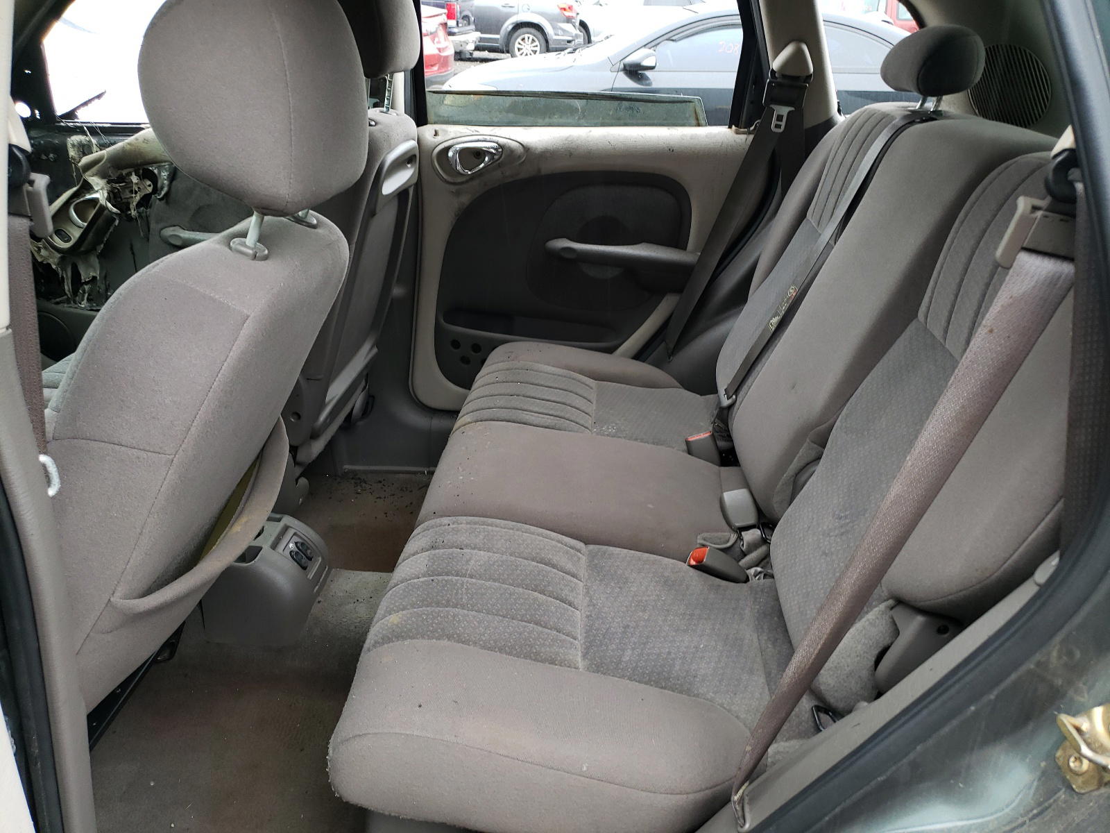 Photo 6 from auction – 2006 CHRYSLER PT CRUISER with VIN 3C4FY58B74T213428