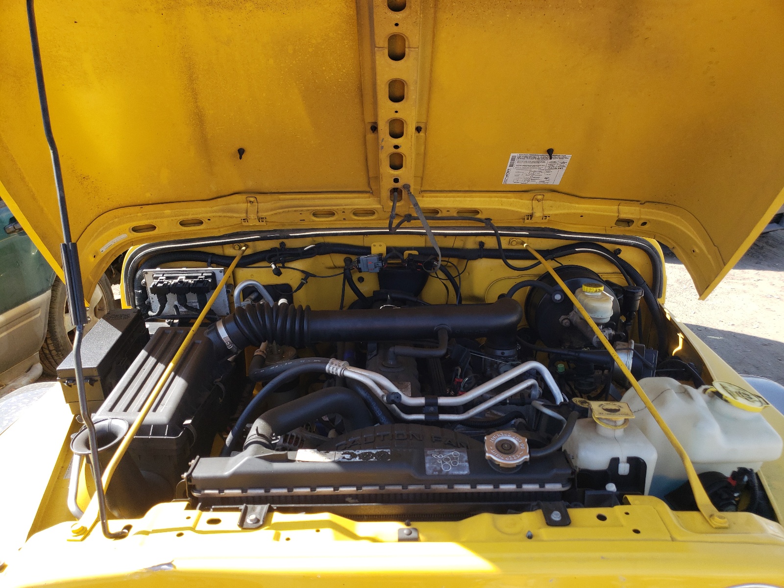 Photo 7 from auction – 2004 JEEP WRANGLER X with VIN 1J4FA39S84P781547
