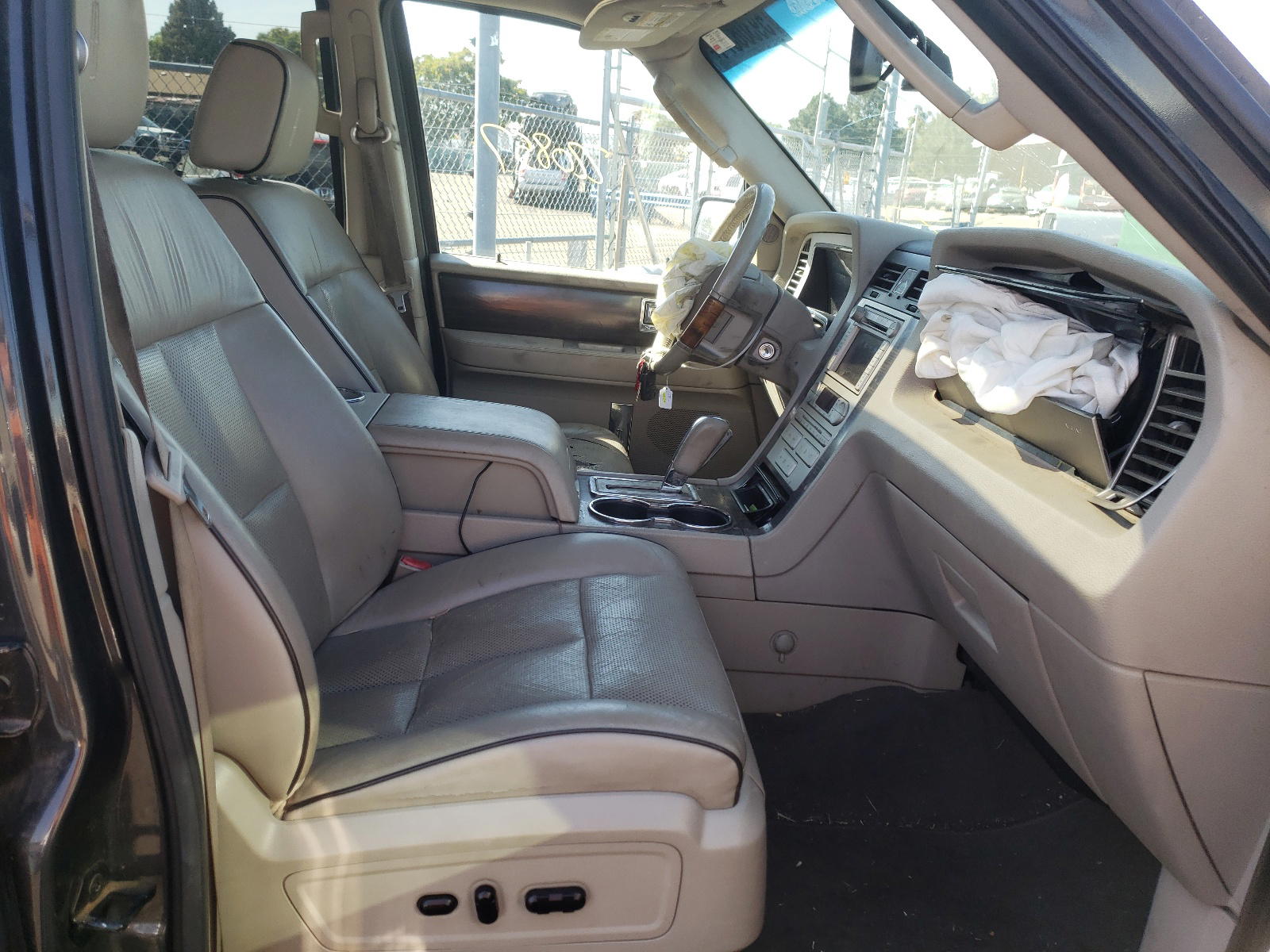 Photo 5 from auction – 2007 LINCOLN NAVIGATOR with VIN 5LMFU28527LJ22189
