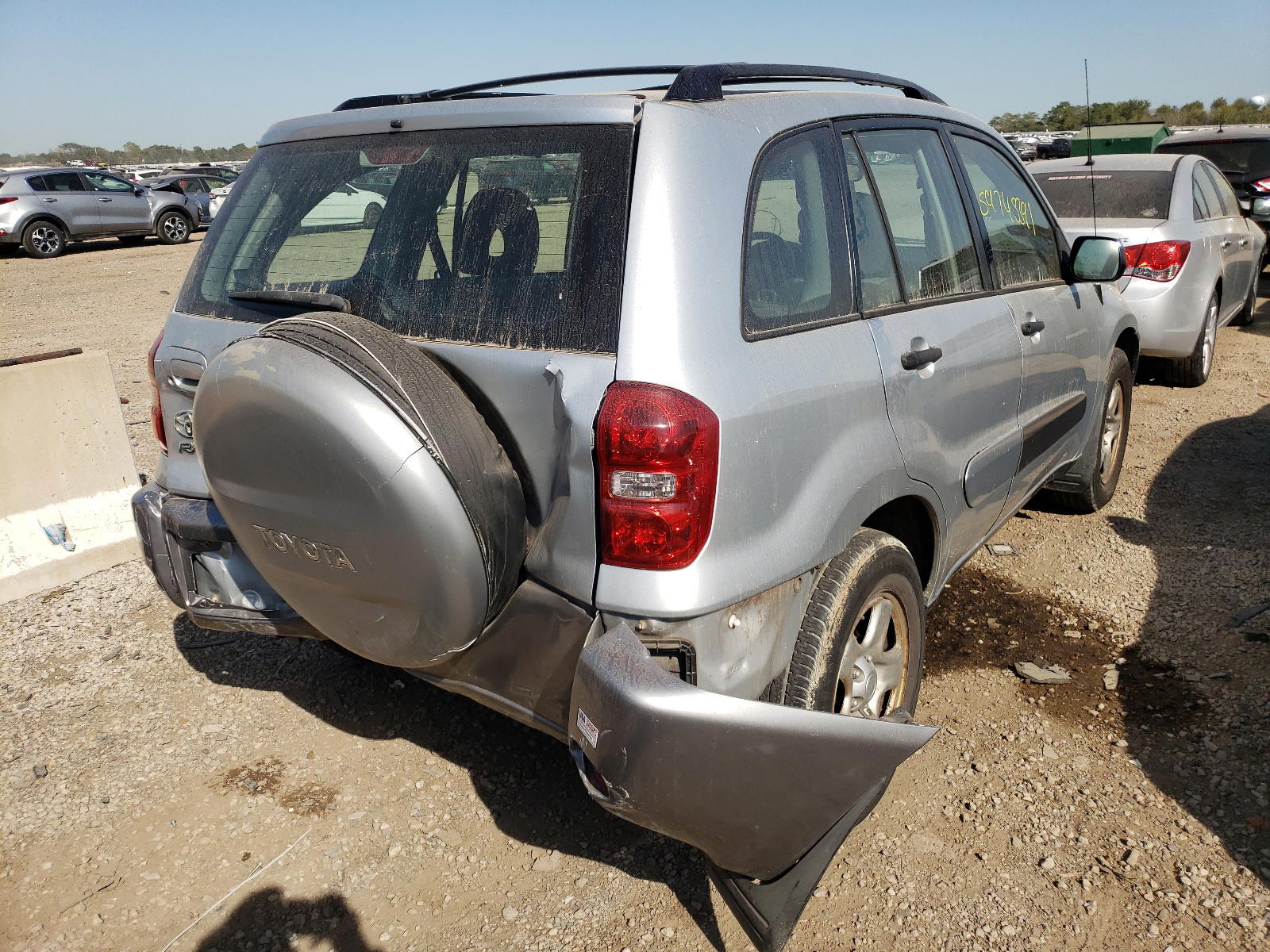Photo 4 from auction – 2004 TOYOTA RAV4 with VIN JTEGD20V640001617