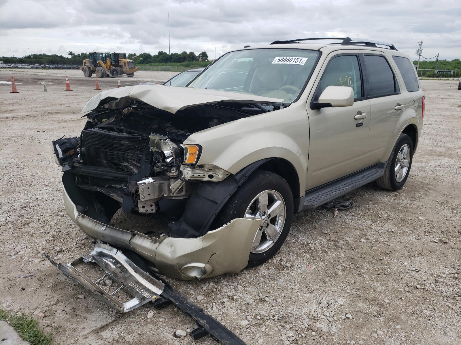 Photo 2 from auction – 2011 FORD ESCAPE LIM with VIN 1FMCU0EG0BKC28249