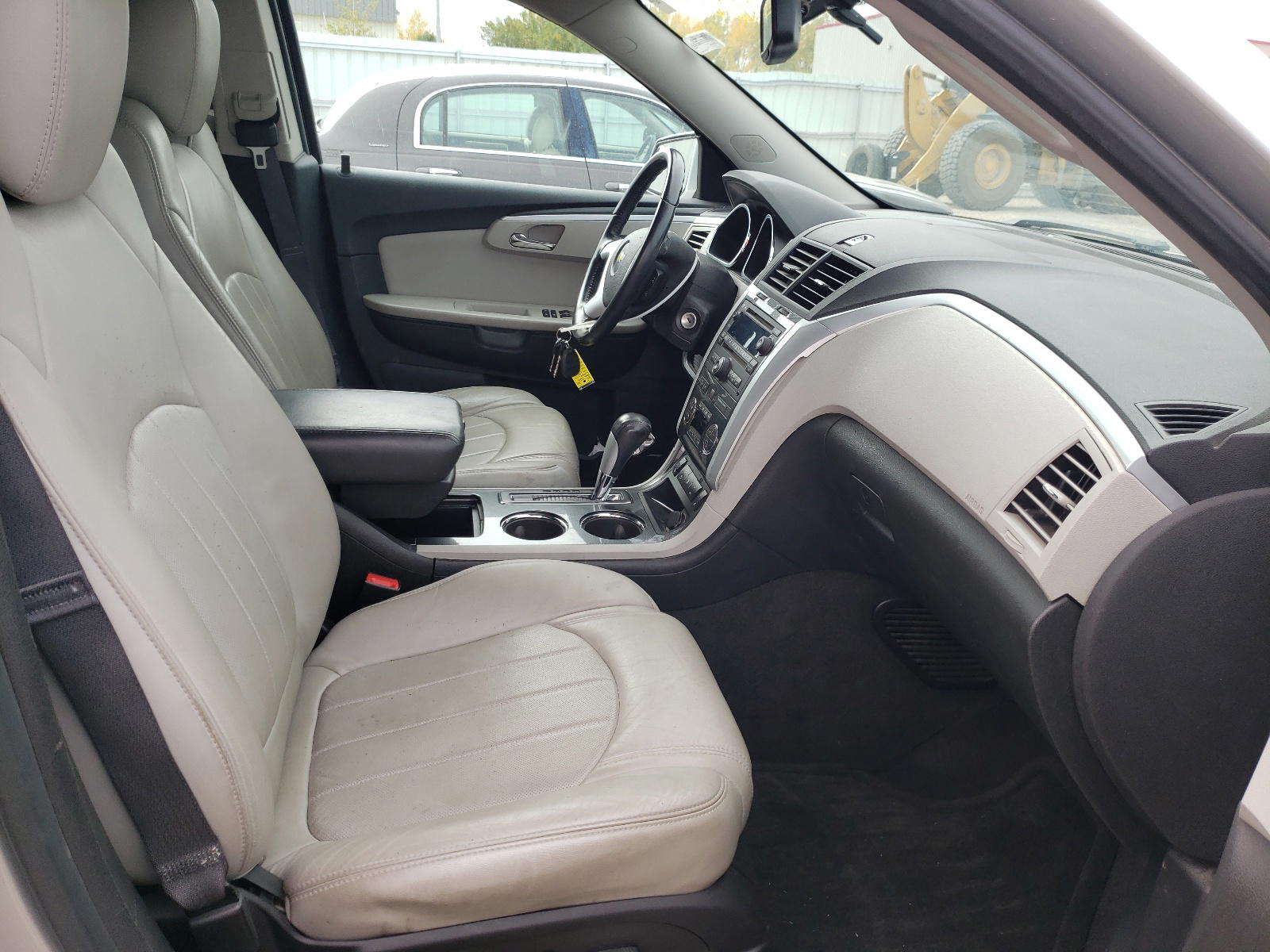 Photo 5 from auction – 2012 CHEVROLET TRAVERSE L with VIN 1GNKVLED7CJ111089