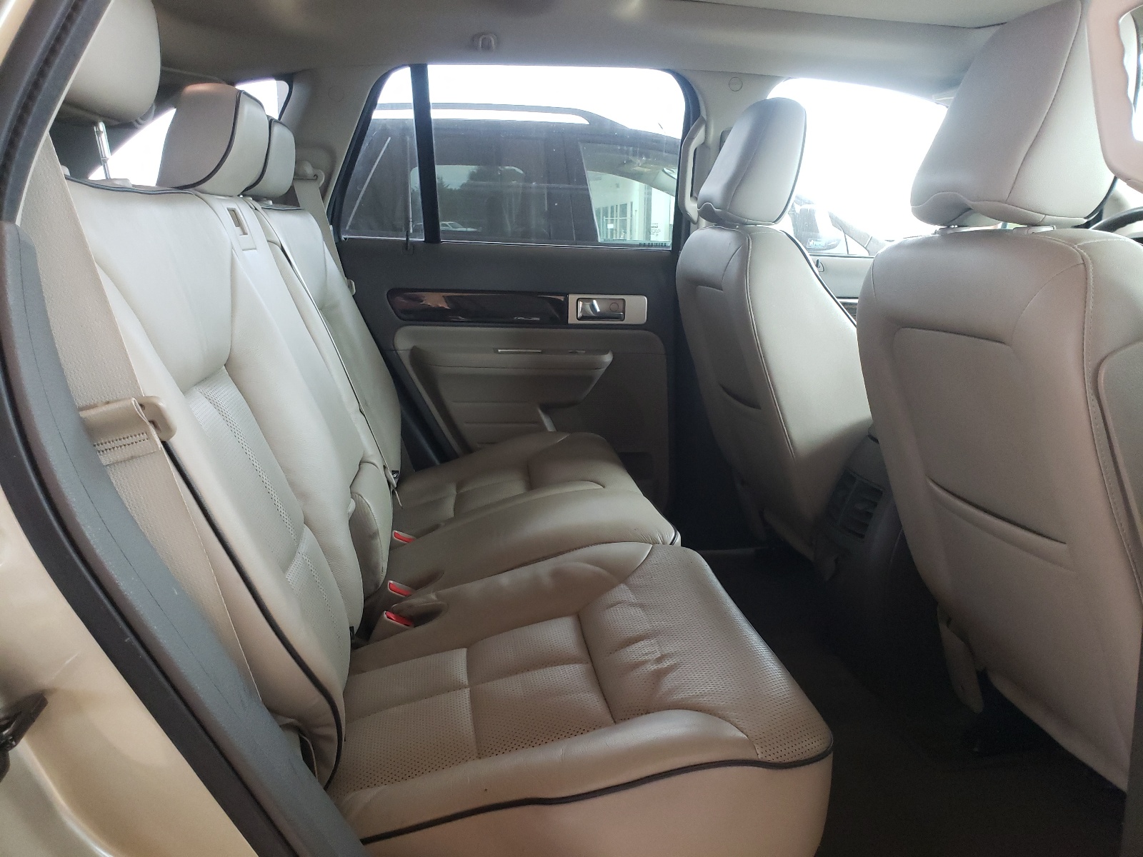Photo 6 from auction – 2010 LINCOLN MKX with VIN 2LMDJ6JC0ABJ15272