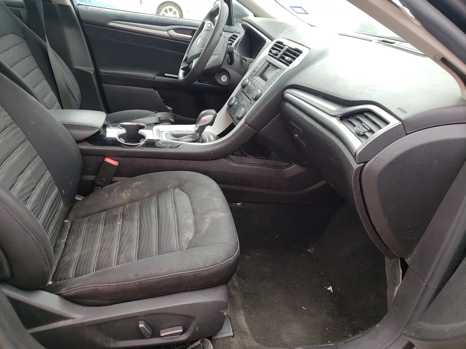 Photo 5 from auction – 2016 FORD FUSION SE with VIN 3FA6P0H79GR269444