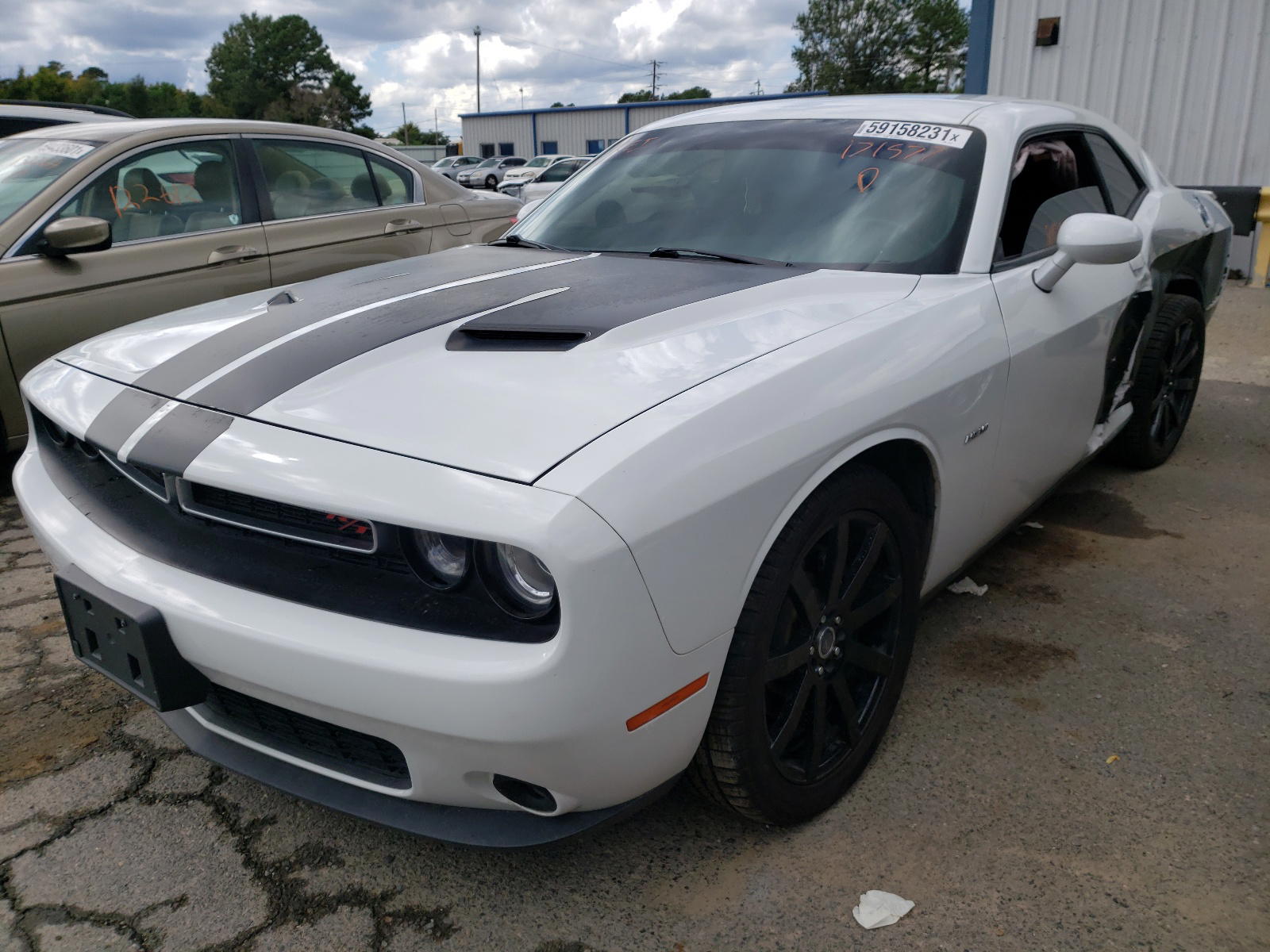 Photo 2 from auction – 2016 DODGE CHALLENGER with VIN 2C3CDZBT9GH171577