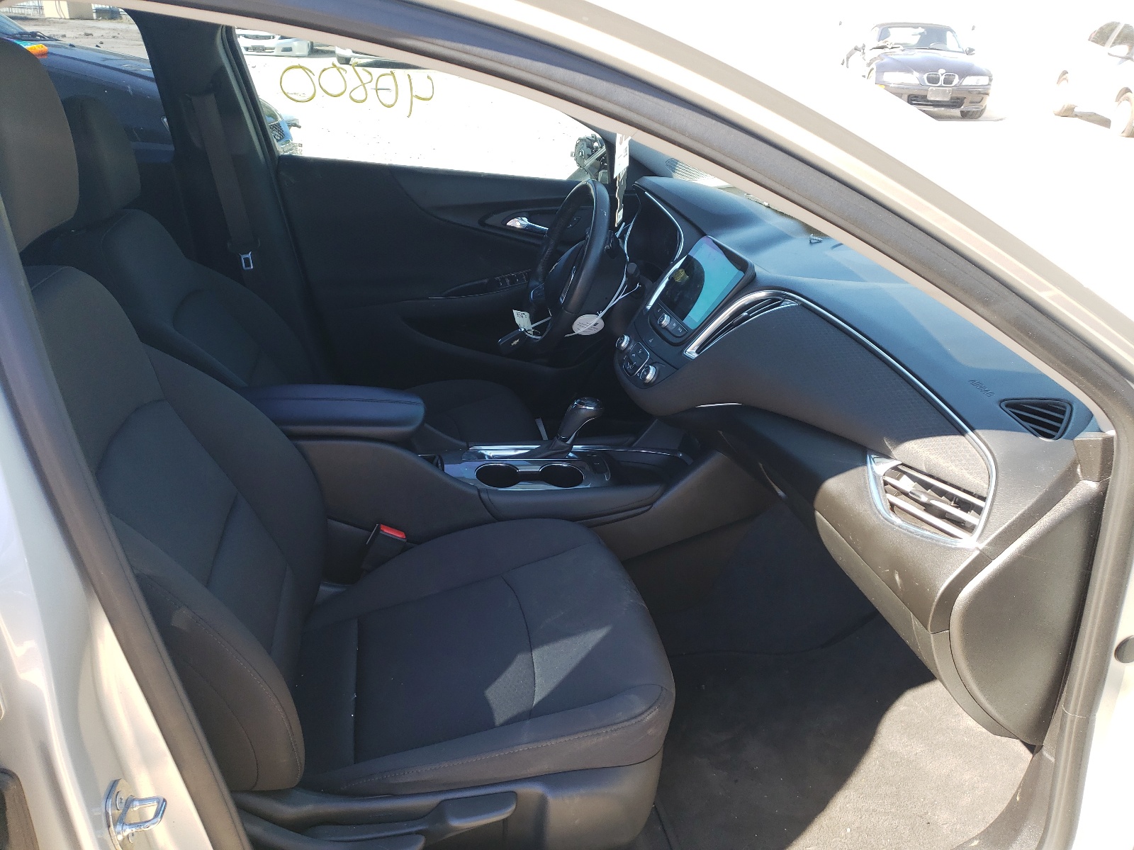Photo 5 from auction – 2018 CHEVROLET MALIBU LT with VIN 1G1ZD5ST2JF235023