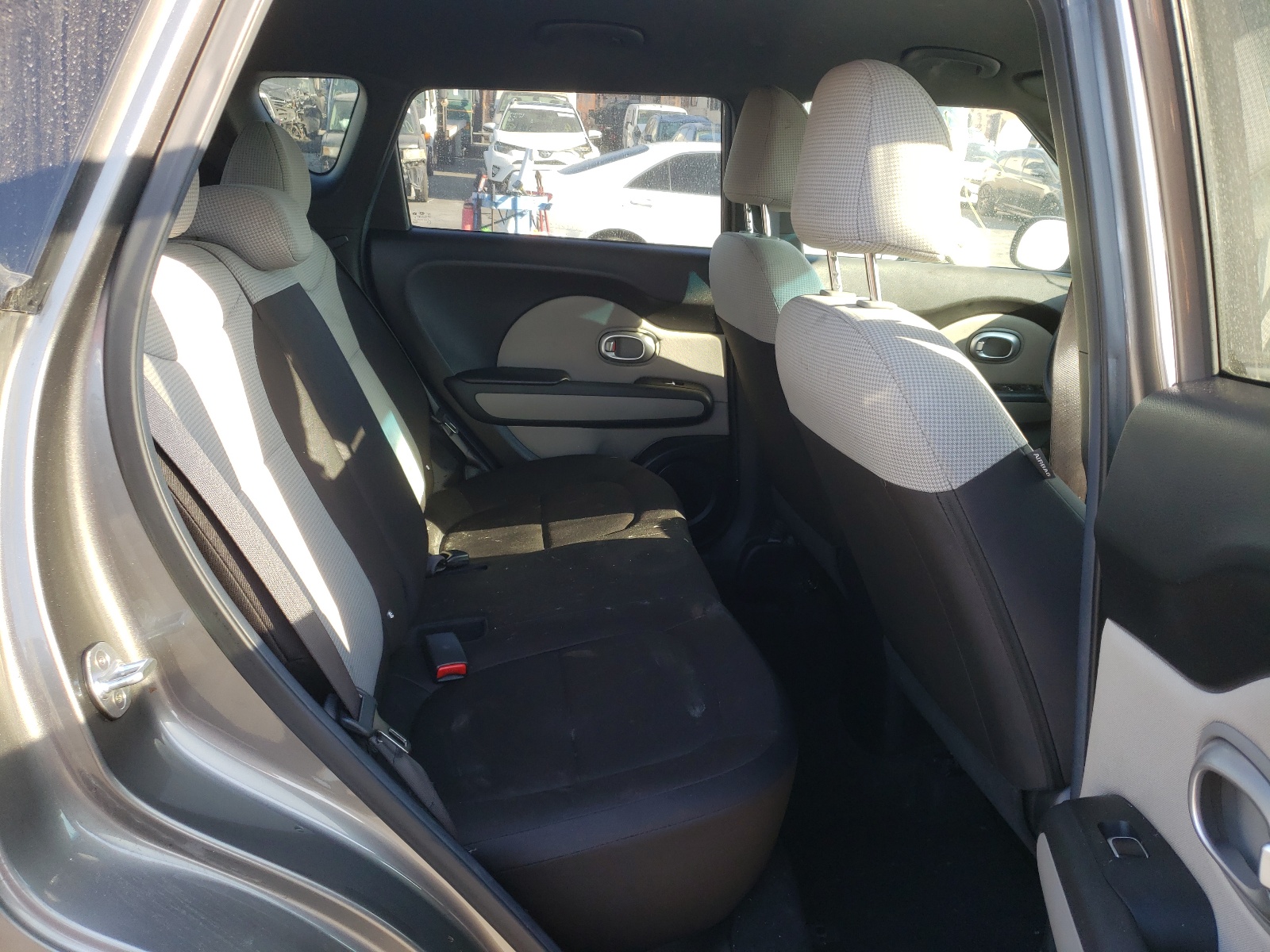 Photo 6 from auction – 2017 KIA SOUL with VIN KNDJN2A21H7484023