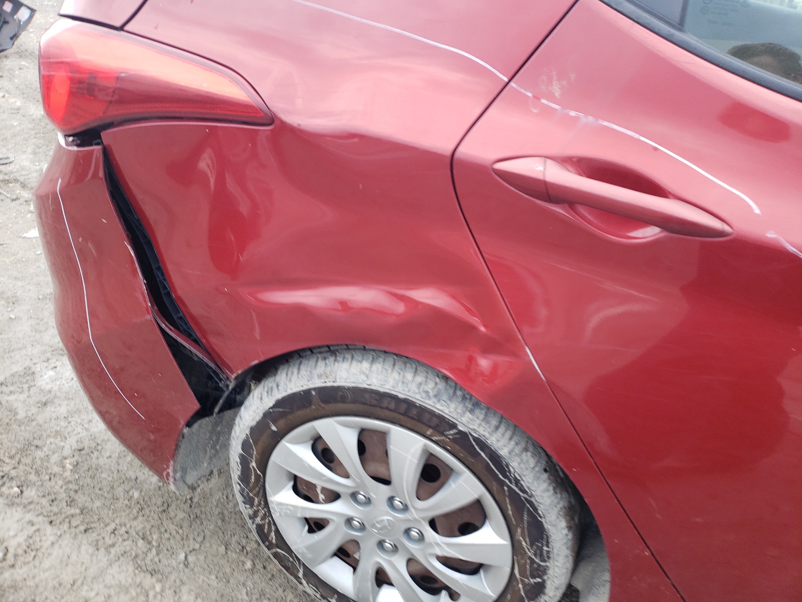 Photo 9 from auction – 2012 HYUNDAI ELANTRA GL with VIN KMHDH4AE0CU296335