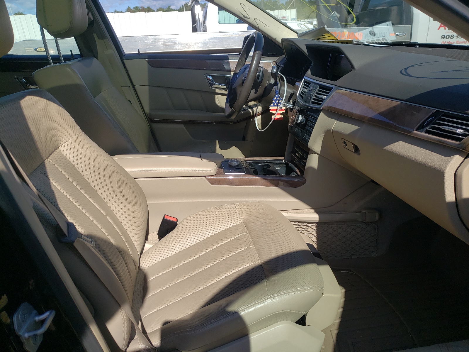 Photo 5 from auction – 2011 MERCEDES-BENZ E 550 4MAT with VIN WDDHF9AB3BA499479