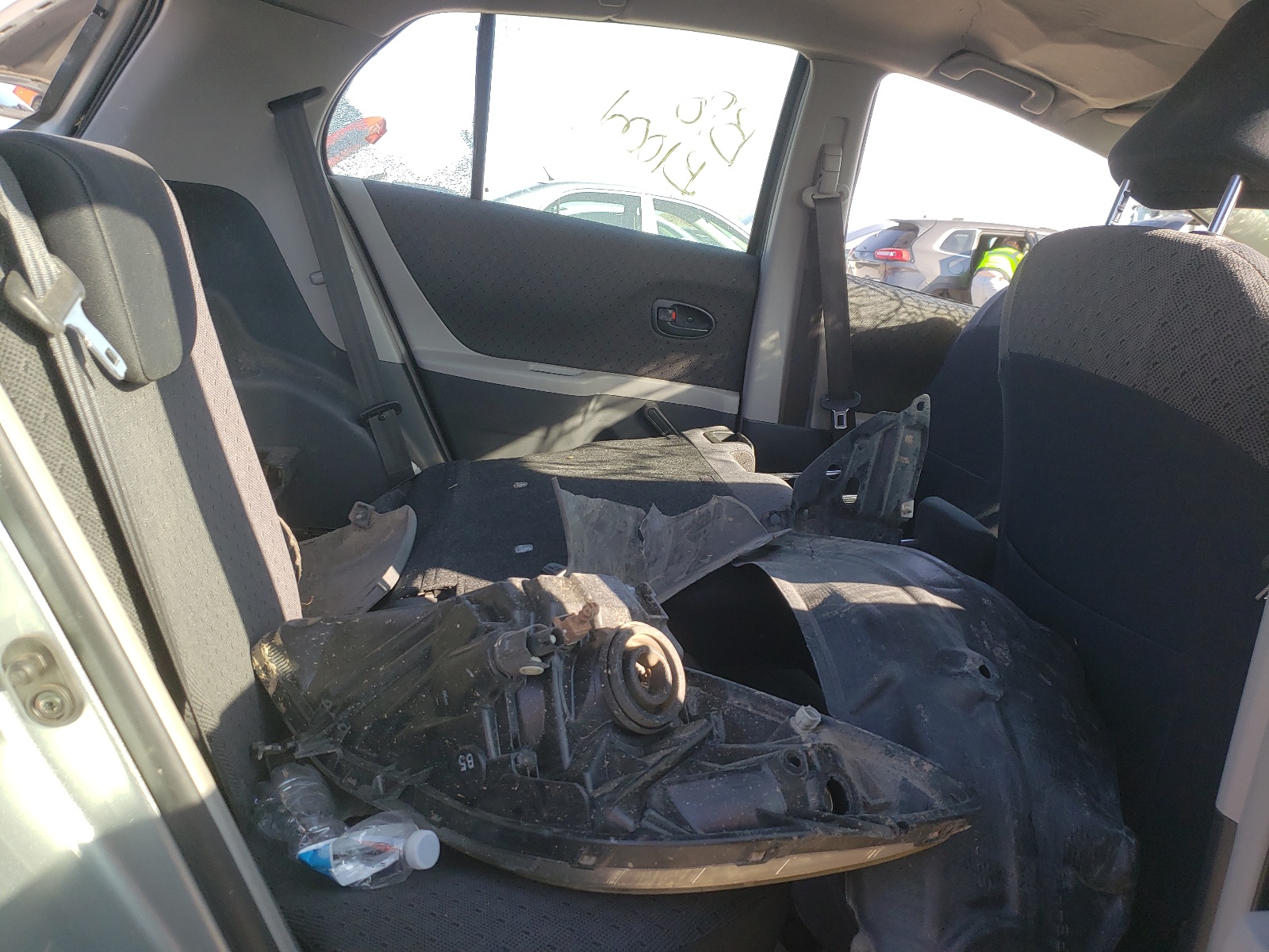 Photo 6 from auction – 2010 TOYOTA YARIS with VIN JTDKT4K32A5281186