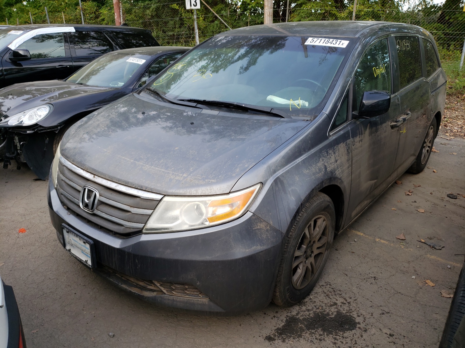 Photo 2 from auction – 2011 HONDA ODYSSEY EX with VIN 5FNRL5H62BB097078
