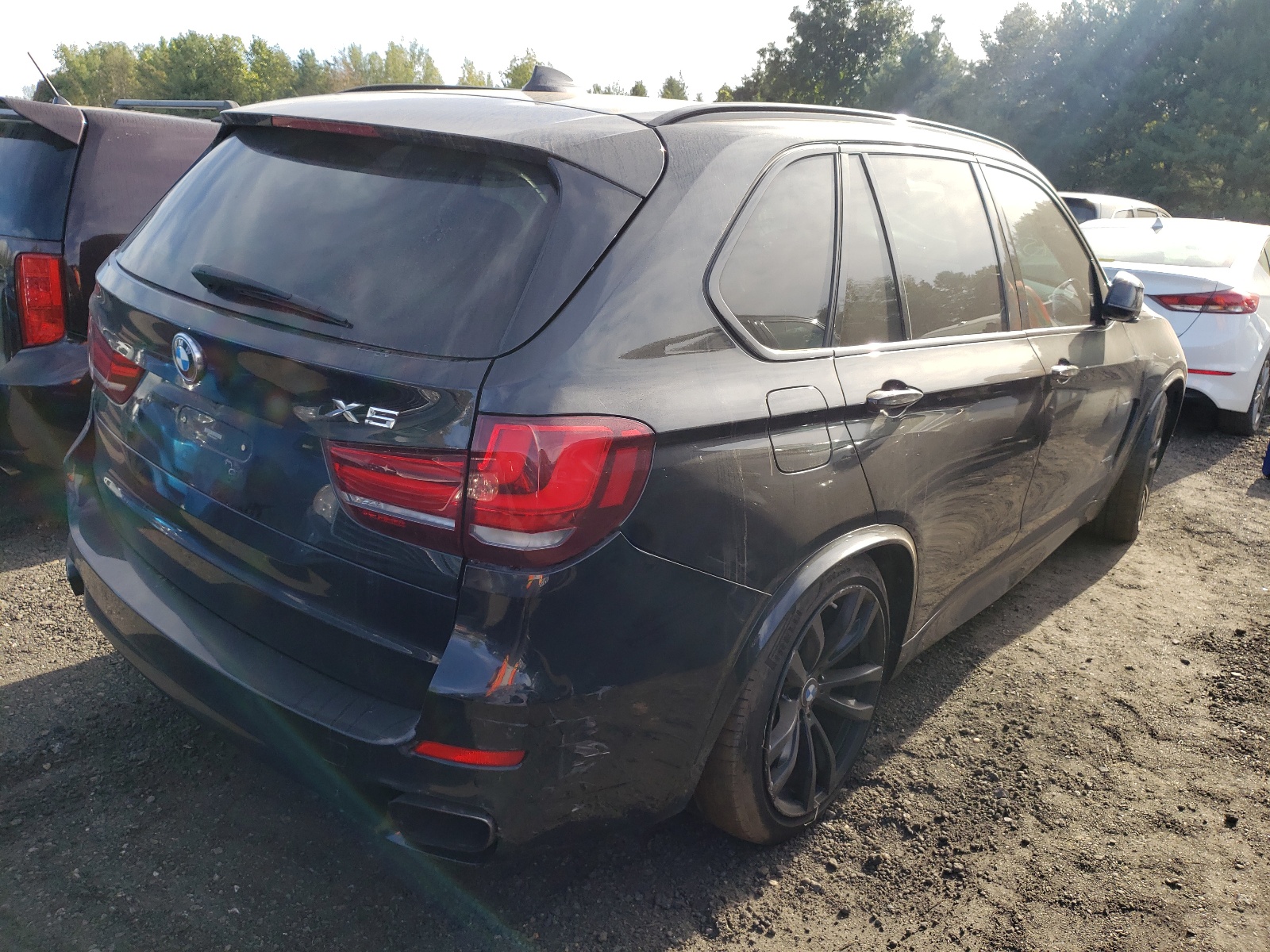 Photo 4 from auction – 2017 BMW X5 XDRIVE5 with VIN 5UXKR6C59H0J84017