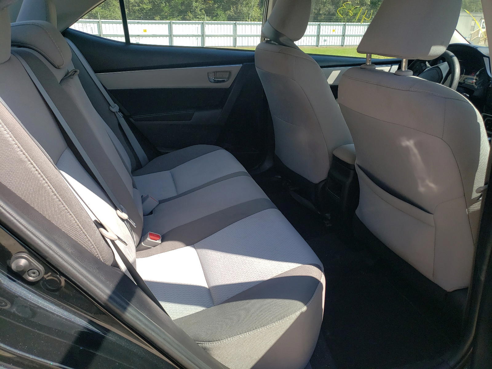 Photo 6 from auction – 2019 TOYOTA COROLLA L with VIN 5YFBURHEXKP910152