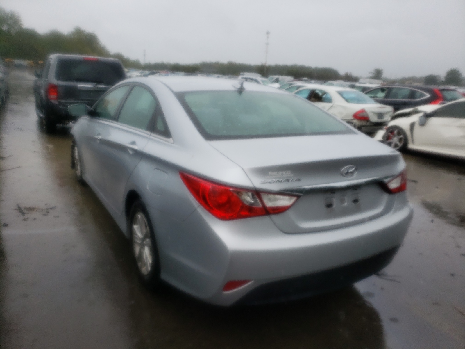 Photo 3 from auction – 2014 HYUNDAI SONATA GLS with VIN 5NPEB4AC8EH888488