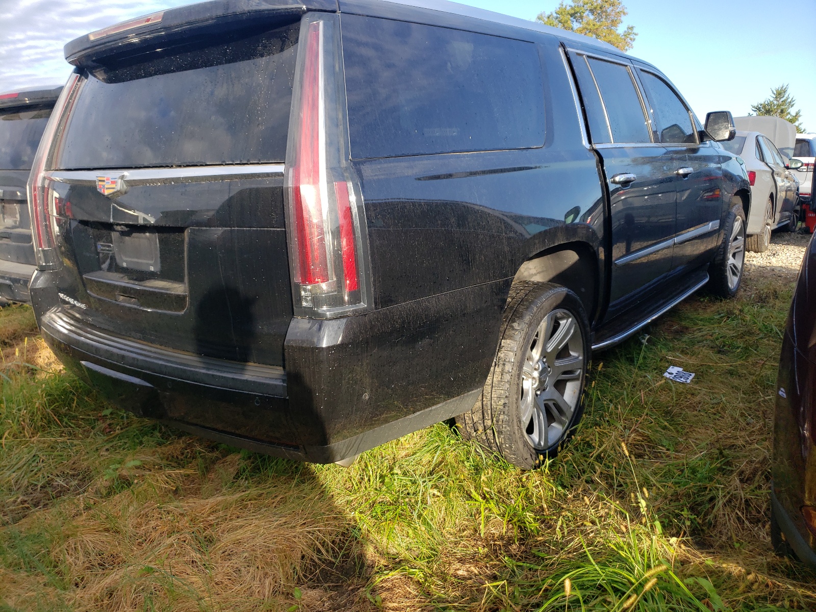 Photo 4 from auction – 2018 CADILLAC ESCALADE E with VIN 1GYS4HKJ0JR389716