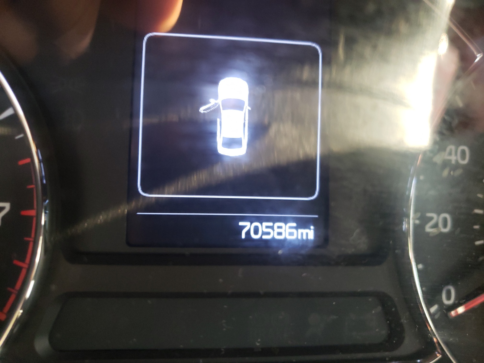 Zdjęcie 8 z aukcji – 2017 KIA FORTE LX z VIN 3KPFL4A70HE078141