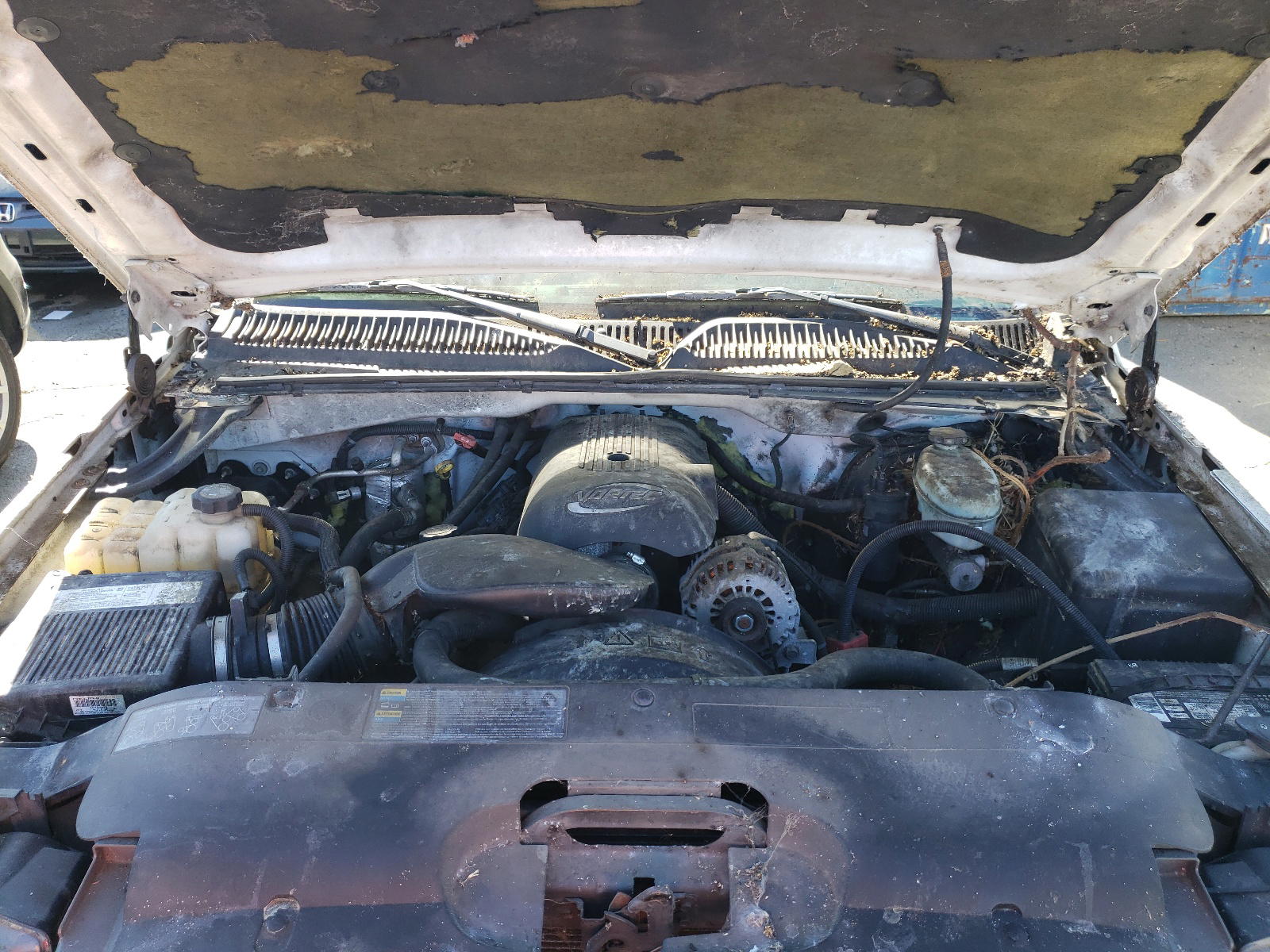 Photo 7 from auction – 2004 CHEVROLET SILVERADO with VIN 1GCEC19VX4Z102621