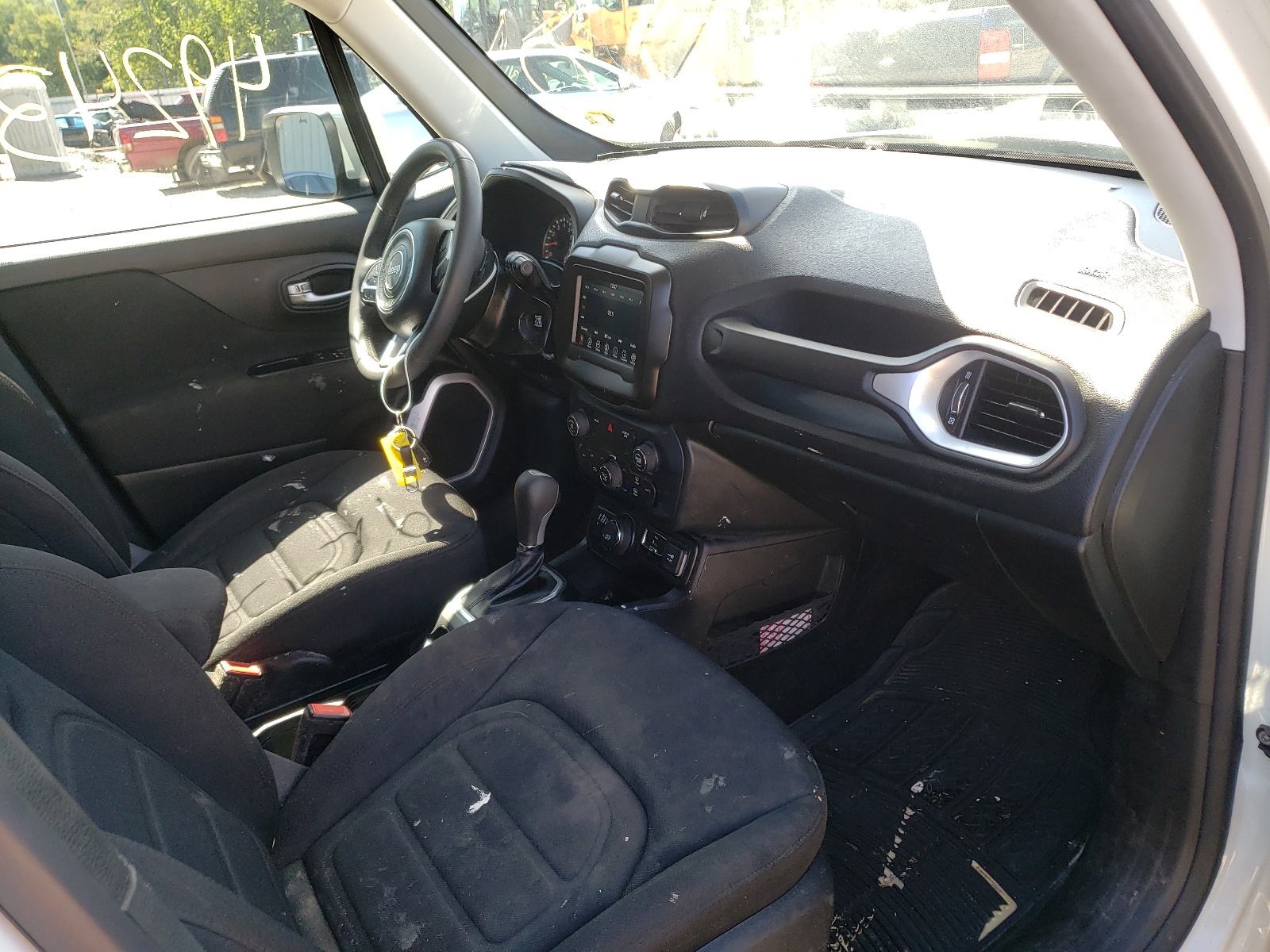 Photo 5 from auction – 2019 JEEP RENEGADE L with VIN ZACNJBBB3KPK00930